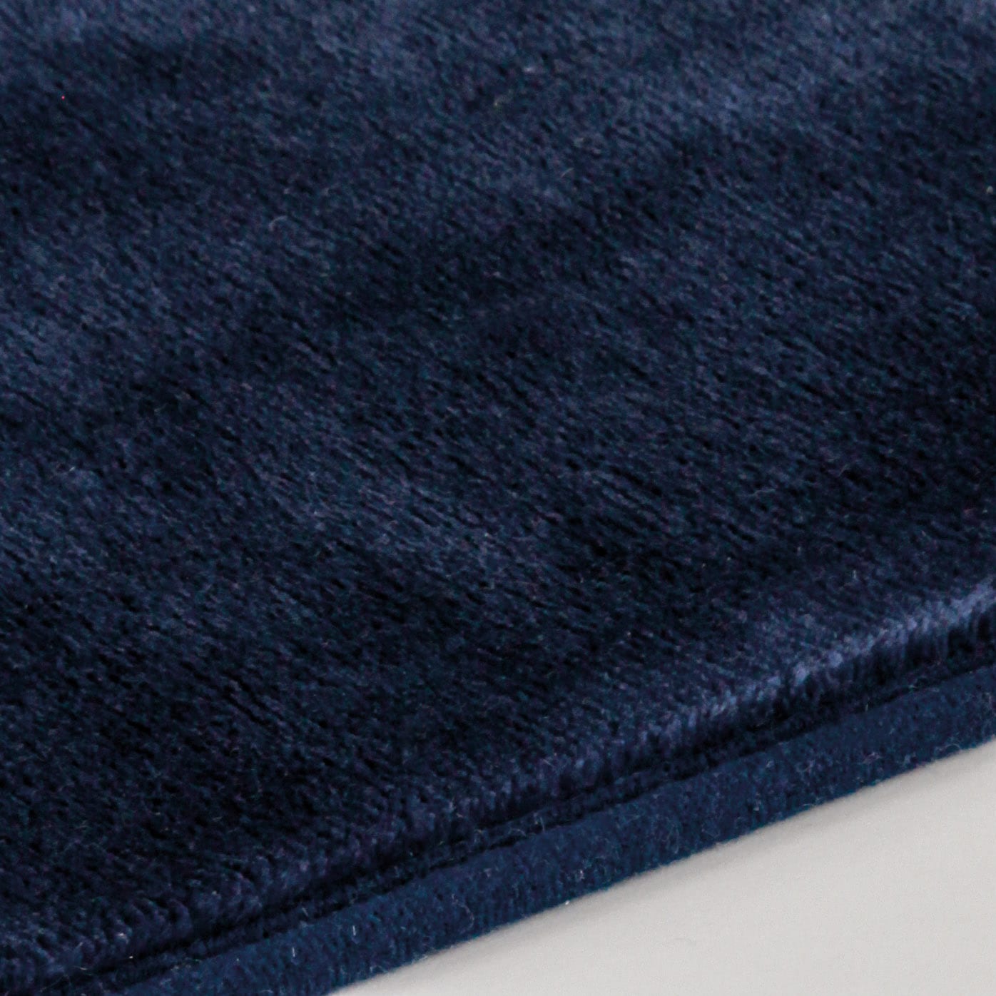 Kleine Wolke Badematte »»Velvet«« Höhe 5 mm rutschhemmend beschichtet fußbodenheizungsgeeignet Badteppich, Uni Farben, Samt-Optik, leichter Schimmer