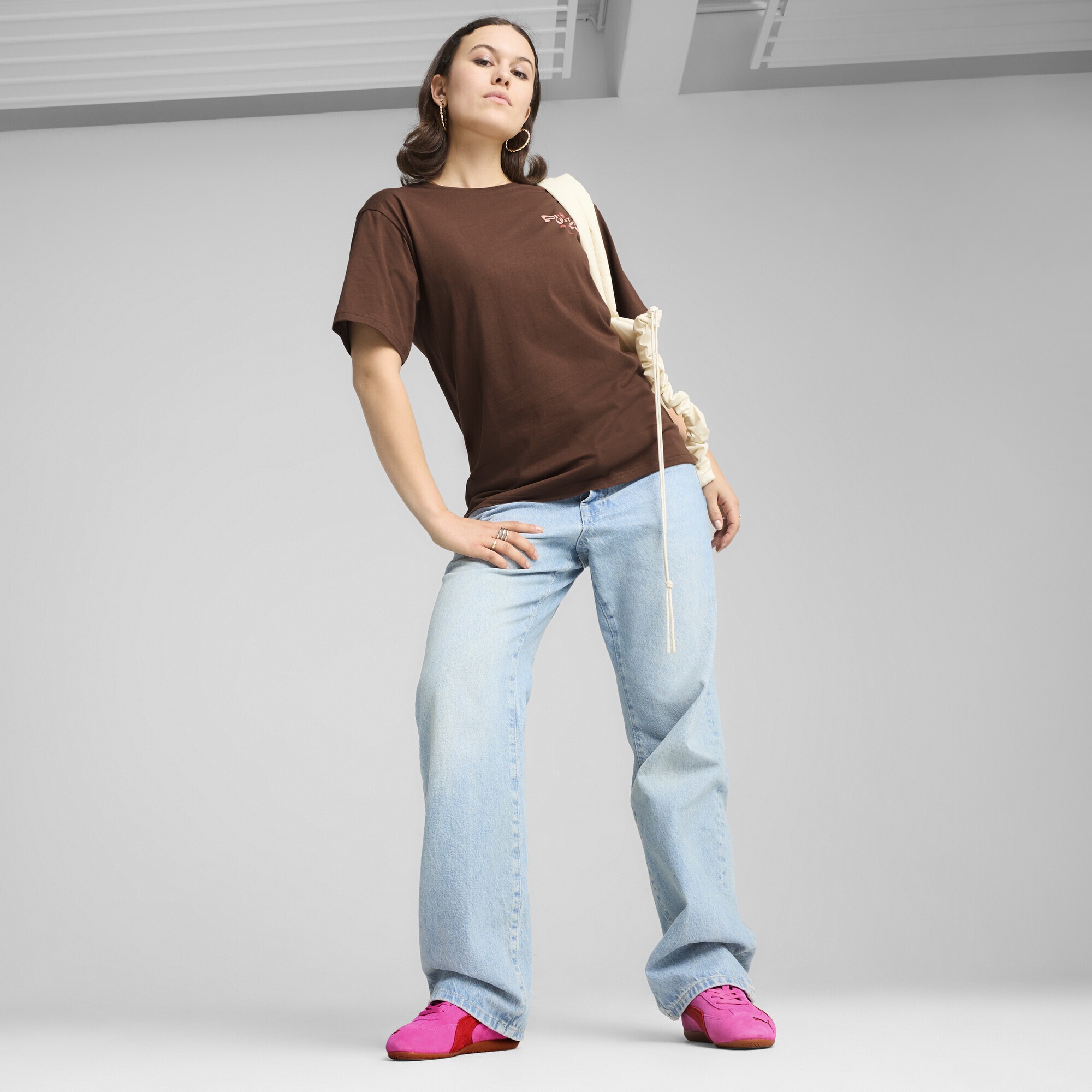 PUMA T-Shirt »ESS FLORAL PACK Relaxed Fit T-Shirt mit Grafik Damen«