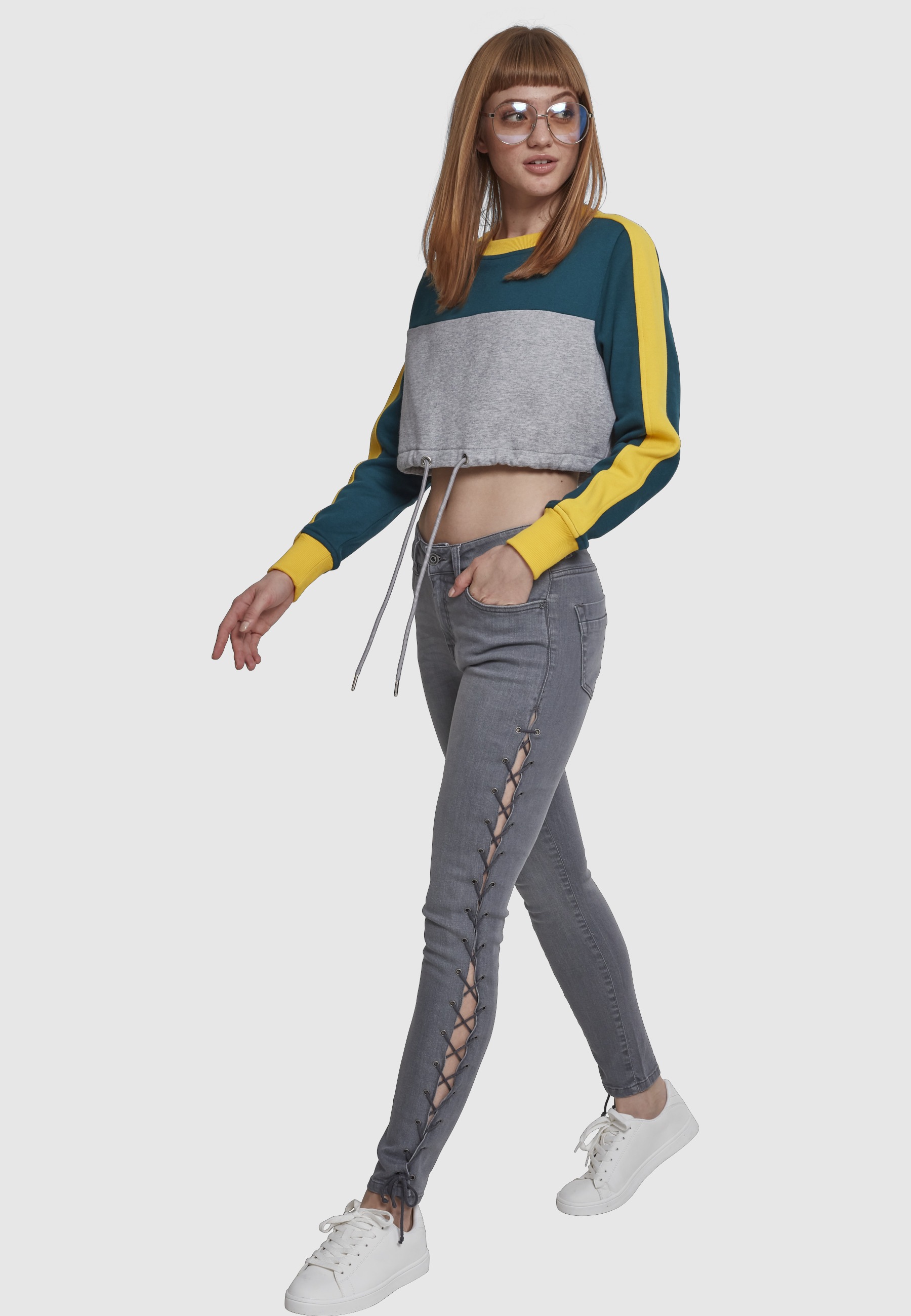 URBAN CLASSICS Sweatshirt »Urban Classics Damen Ladies Cropped 3-Tone Stripe Crew«, 1 Stk.
