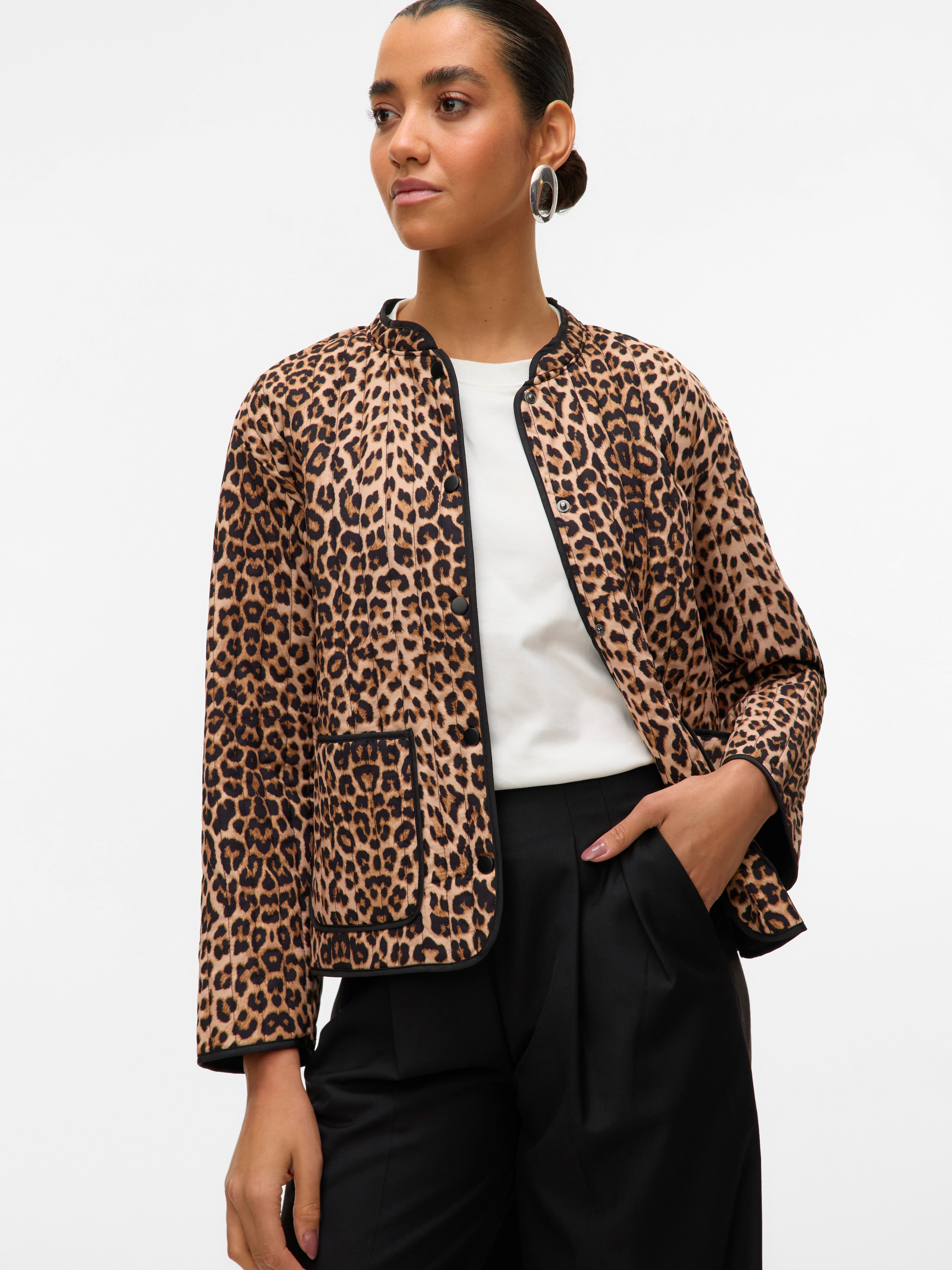 Vero Moda Kurzjacke »VMCLARA JACKET GA NOOS«