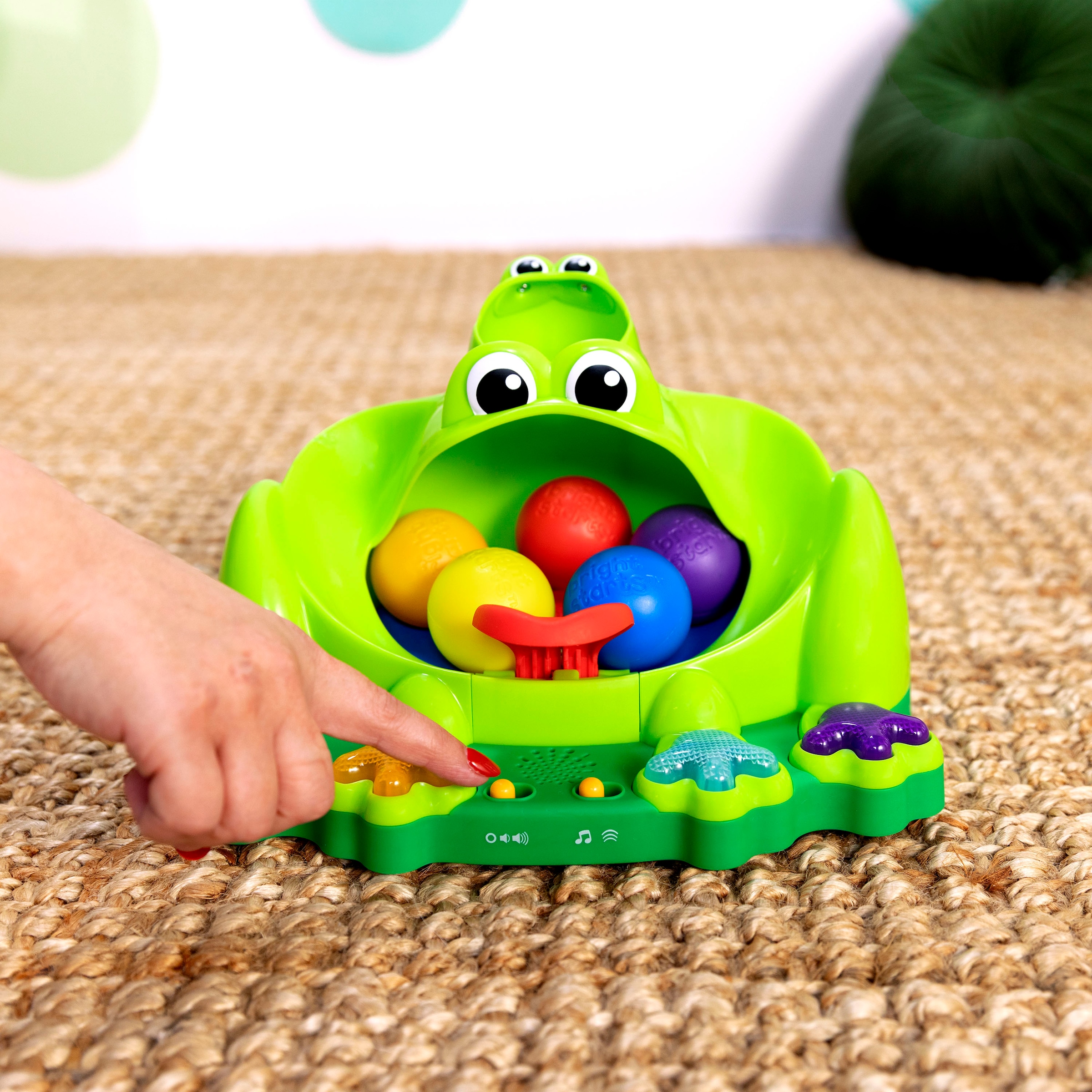 Bright Starts Lernspielzeug »Poppin' Ball Frog Ball Play Toy«, mit Licht und Sound
