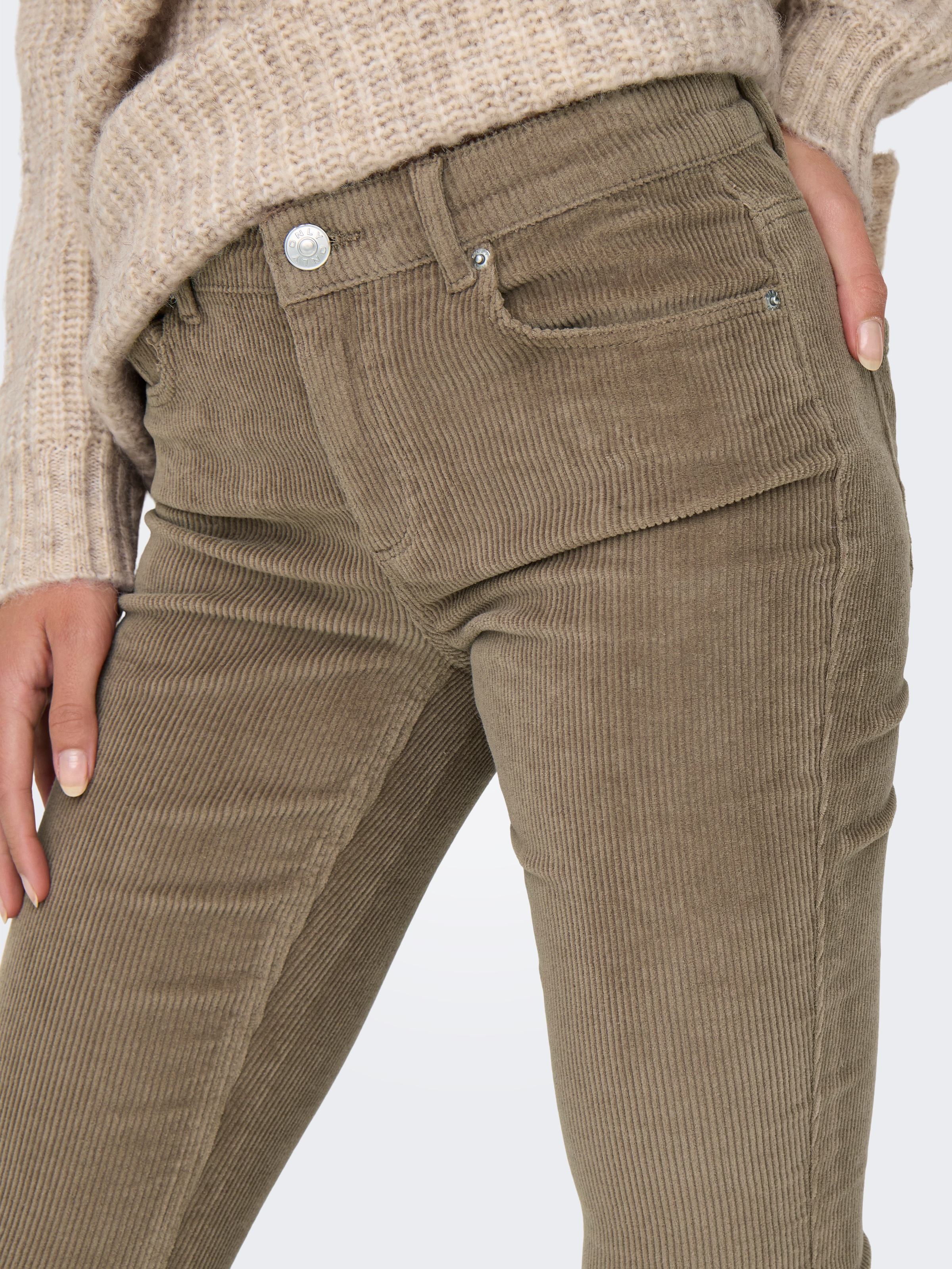 Cordhose ONLY "ONLMARY – Flared Cordhose mit Stretchkomfort", Damen, Gr. 42, Länge 32, beige (fossil), Cord, Obermaterial: 98% Baumwolle, 2% Elasthan, unifarben, slim fit normal, Hosen Cordhose, Baumwollmischung, bootcut fit 3