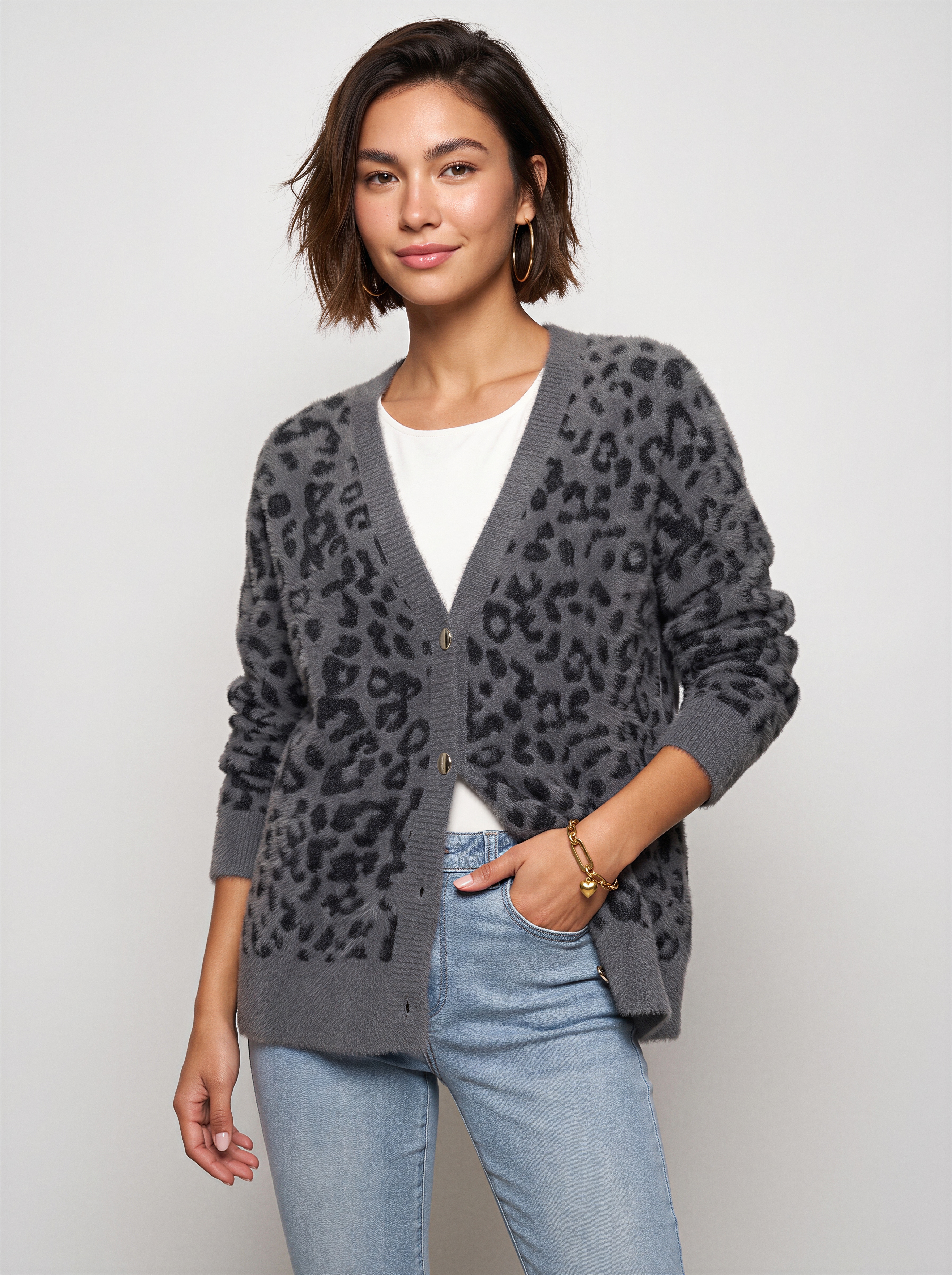 LASCANA Strickjacke "in flauschiger Qualität mit Leomuster und lässiger Oversize-Form" Cardigan mit Leomuster, Oversize-Strickjacke mit Animalmuster