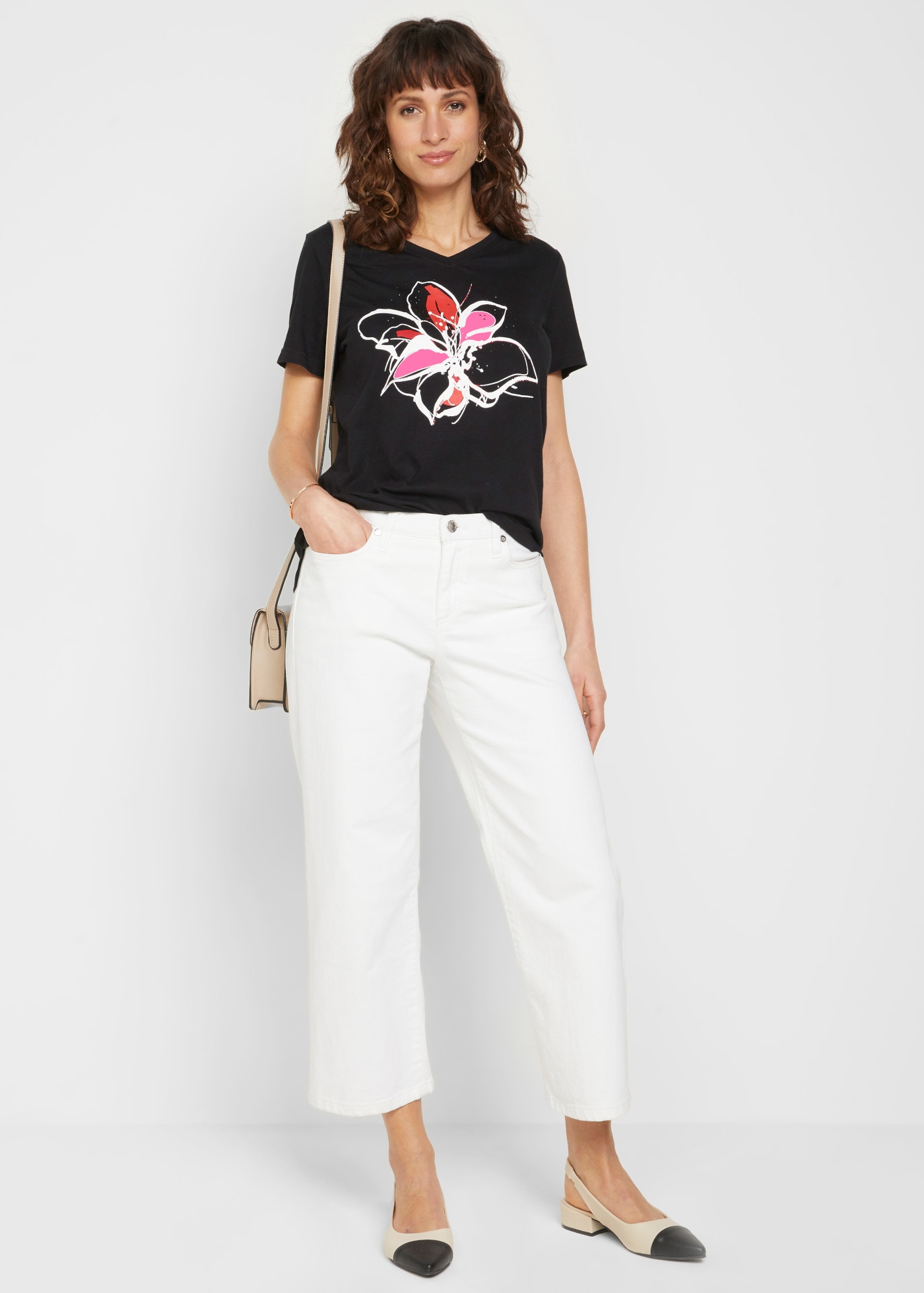 bonprix T-Shirt aus Baumwolle, mit floralem Druck, Kurzarm-Design
