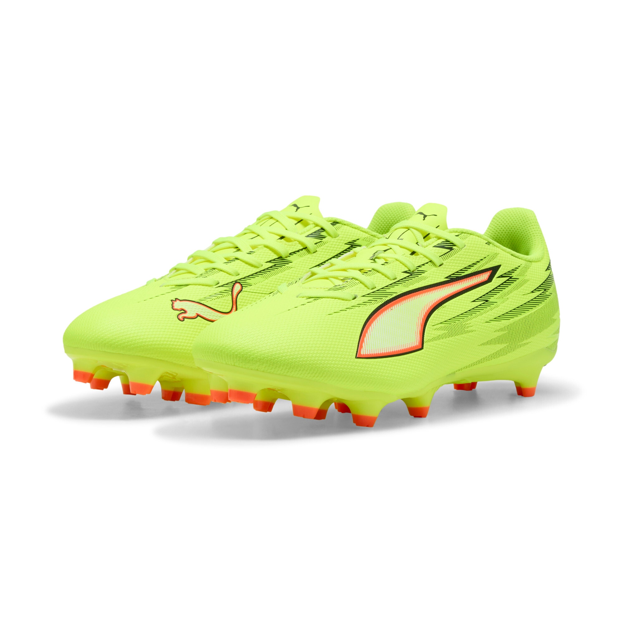PUMA Fußballschuh "ULTRA 6 PLAY FG/AG" für Rasen- und Kunstrasenplätze, mit Nockenprofil