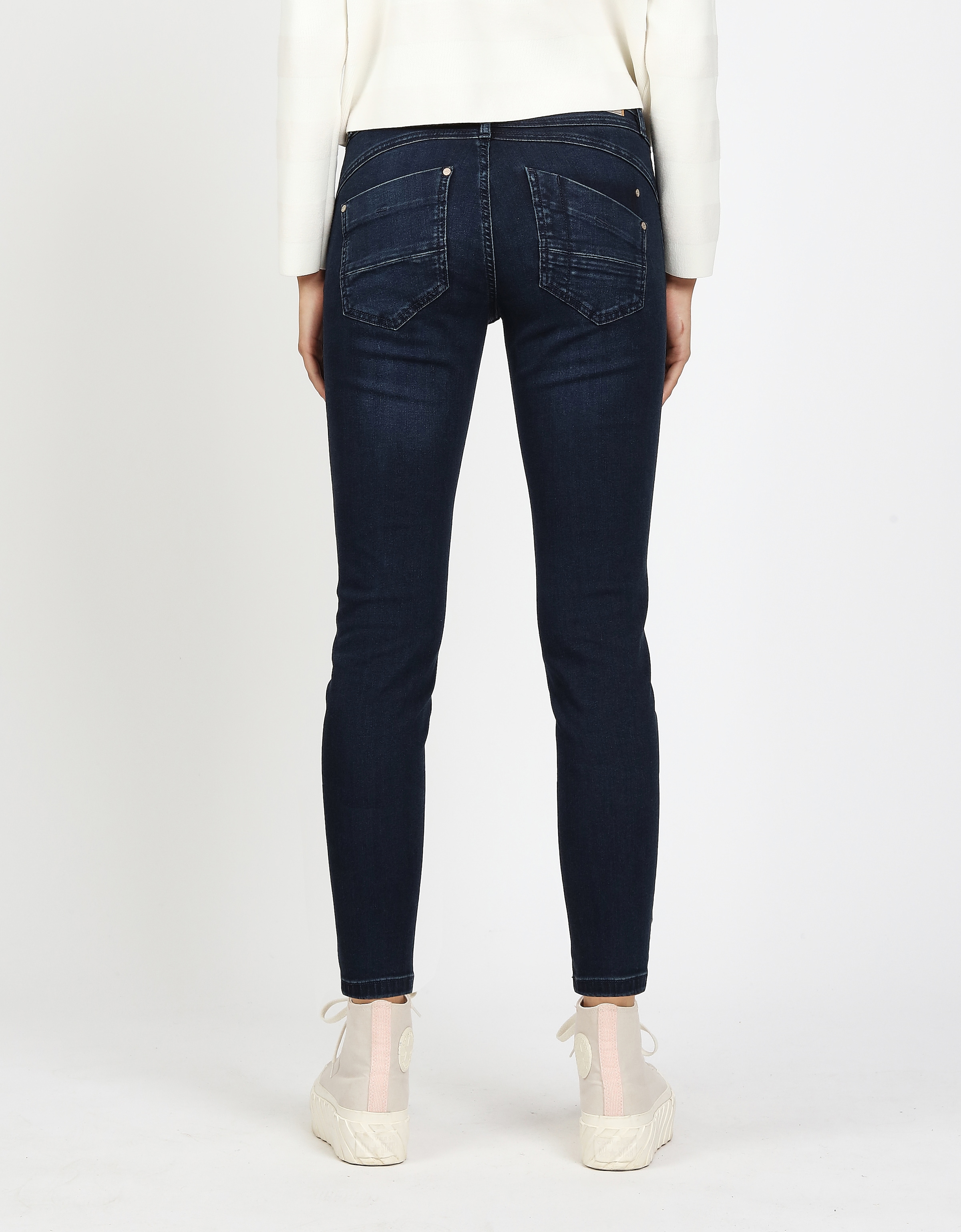 GANG Relax-fit-Jeans »94AMELIE« mit Used-Effekten