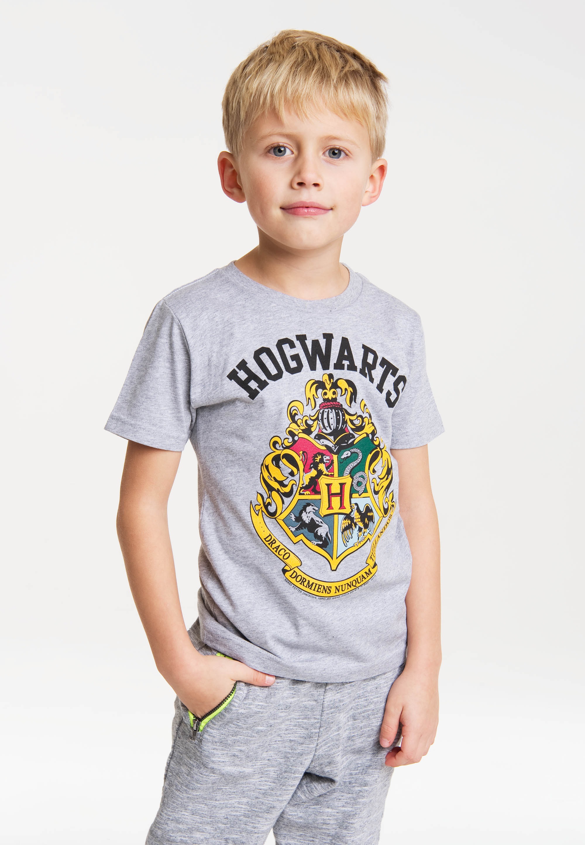 LOGOSHIRT T-Shirt »Hogwarts«, mit lässigem Frontprint