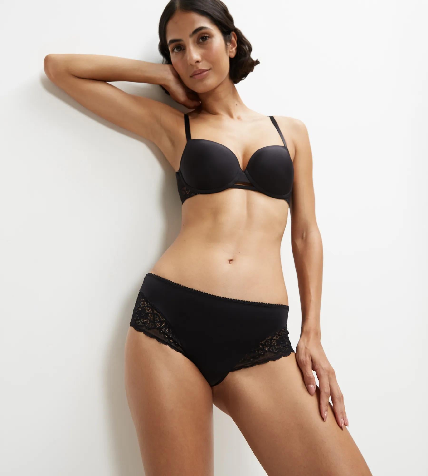 Triumph Hipster »Amourette Spotlight X« florale Spitzendetails, gewellte Abschlüsse