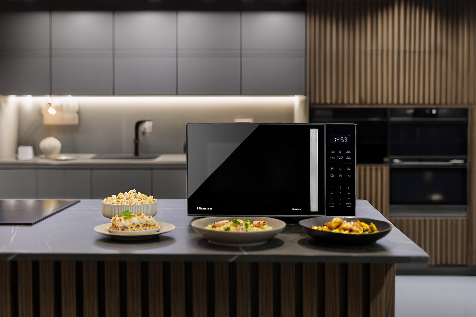 Hisense Mikrowelle »H23MOBS5HC«, Mikrowelle-Grill und Heißluft, 900 W