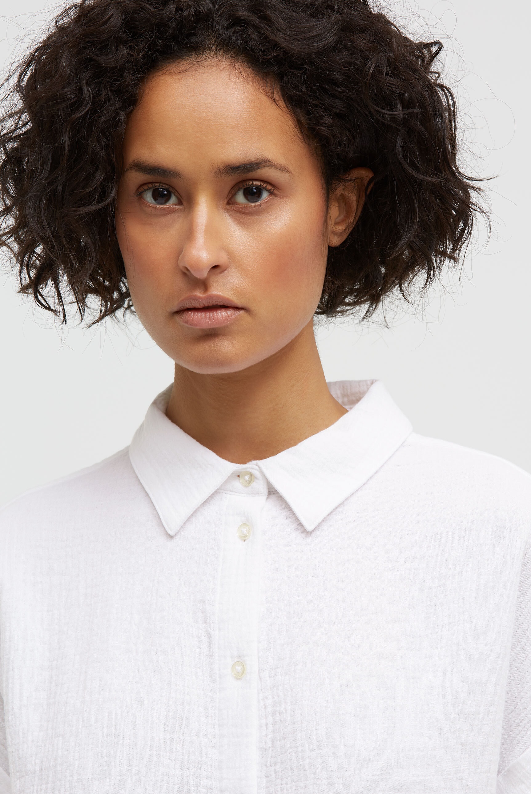 SOCCX Kurzarmbluse mit überschnittener Schulter