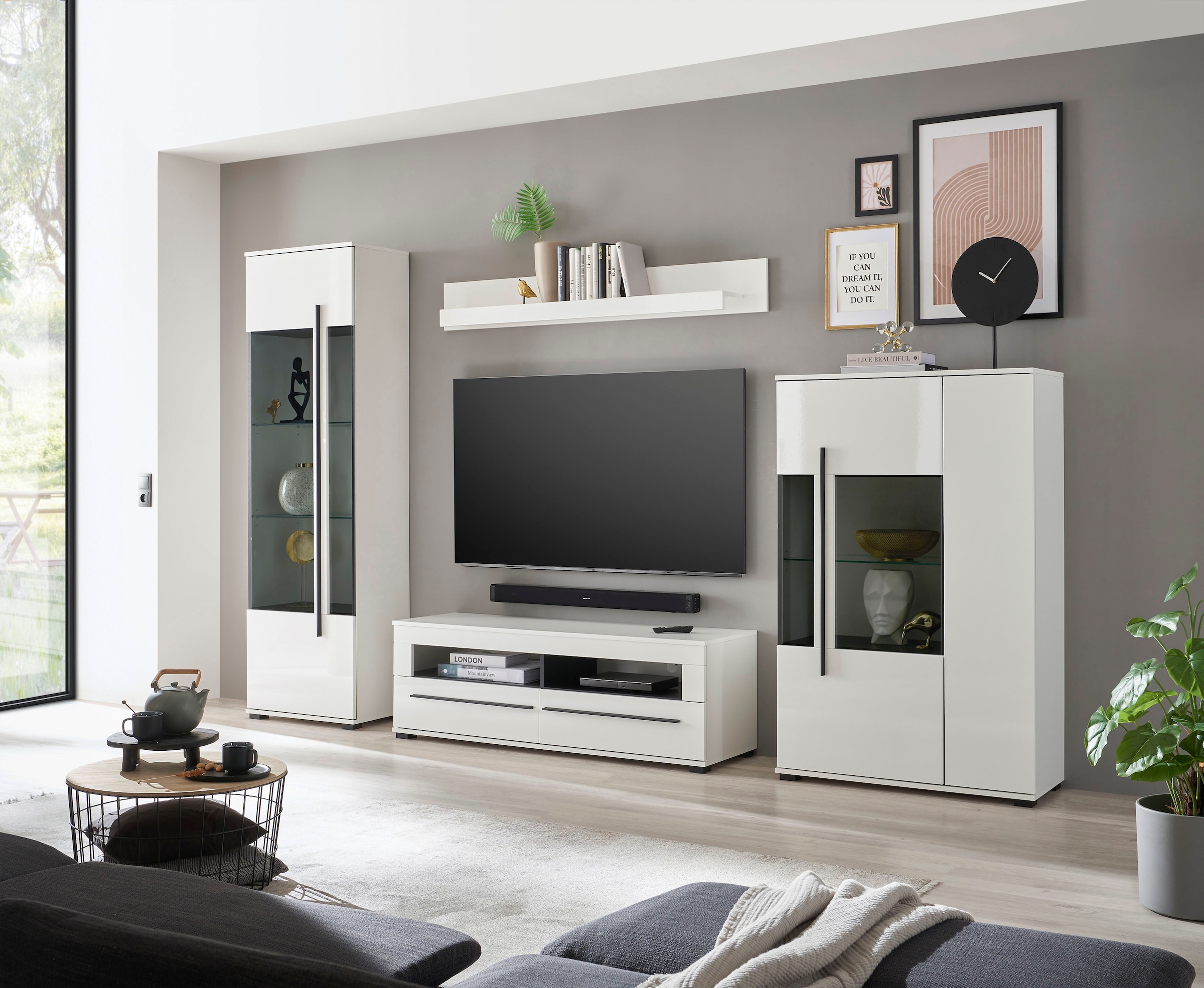 INOSIGN Lowboard »modernes TV-Unterteil, Kommode in Eiche Evoke oder weiß«, schwarze Stangengriffe, ausreichend Stauraum, vielseitig einsetzbar