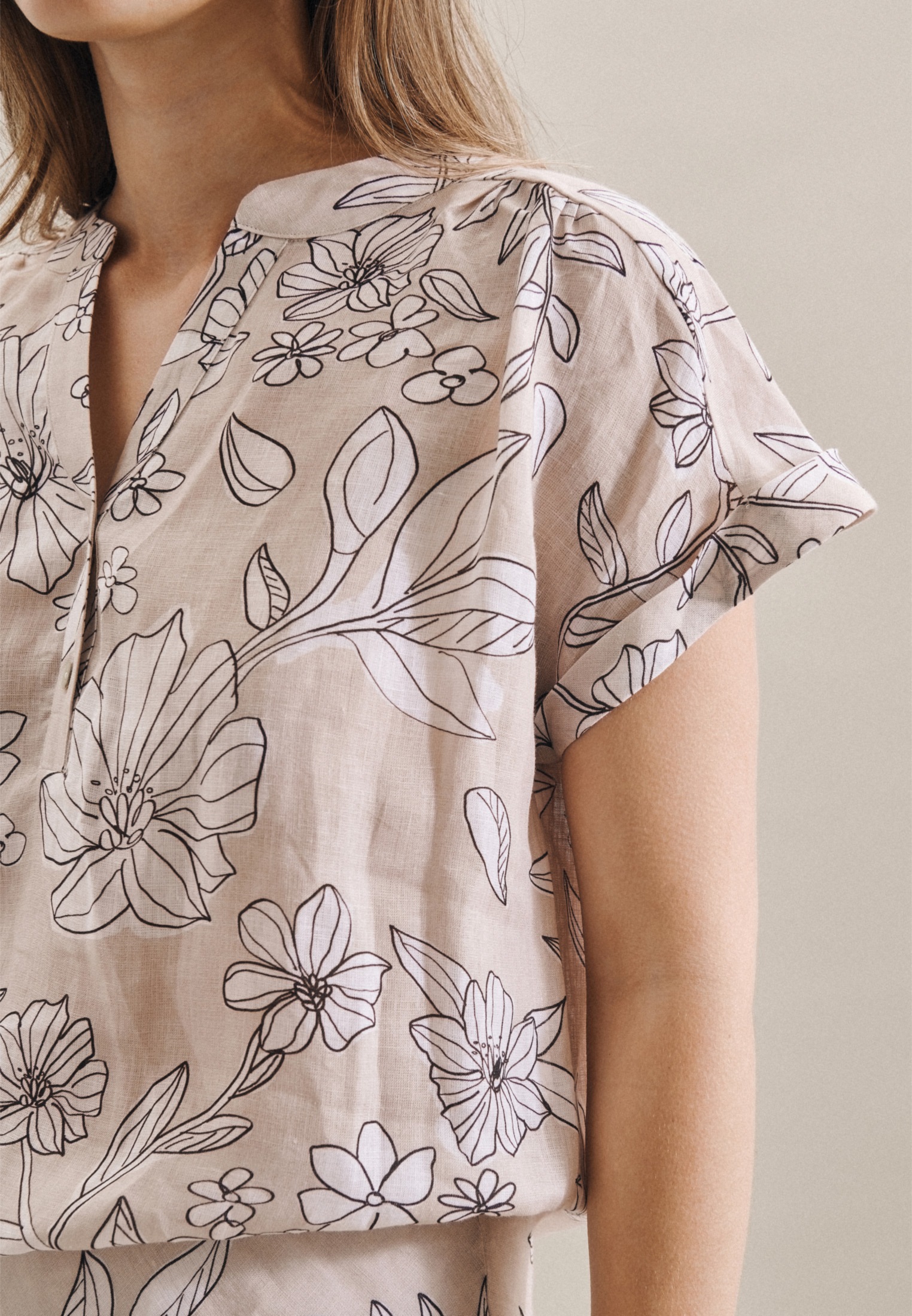 seidensticker Schlupfbluse »Schwarze Rose«, Kurzarm V-Neck Floral