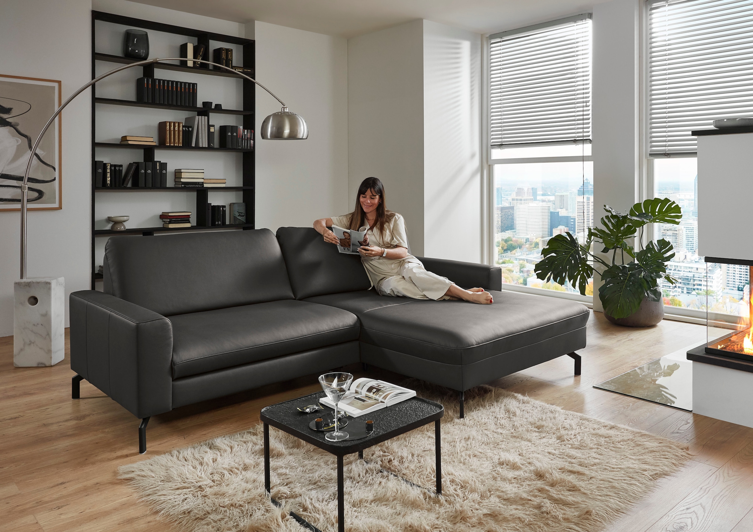 Die PlanBar Ecksofa »PN-EM20028 L-Form ohne Kopfstützen« wahlweise mit motorischem Canape