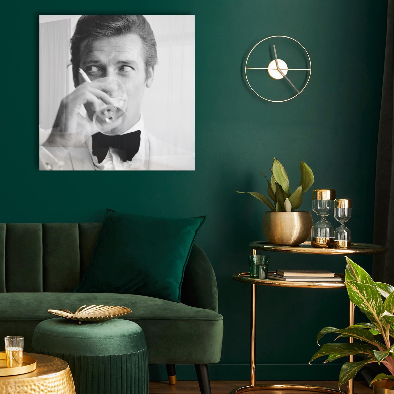 queence Acrylglasbild "Roger Moore" Film Filmfiguren Filmszene Foto Mann Portrait Schwarz-Weiß Stars Fine Art-Print in Galeriequalität