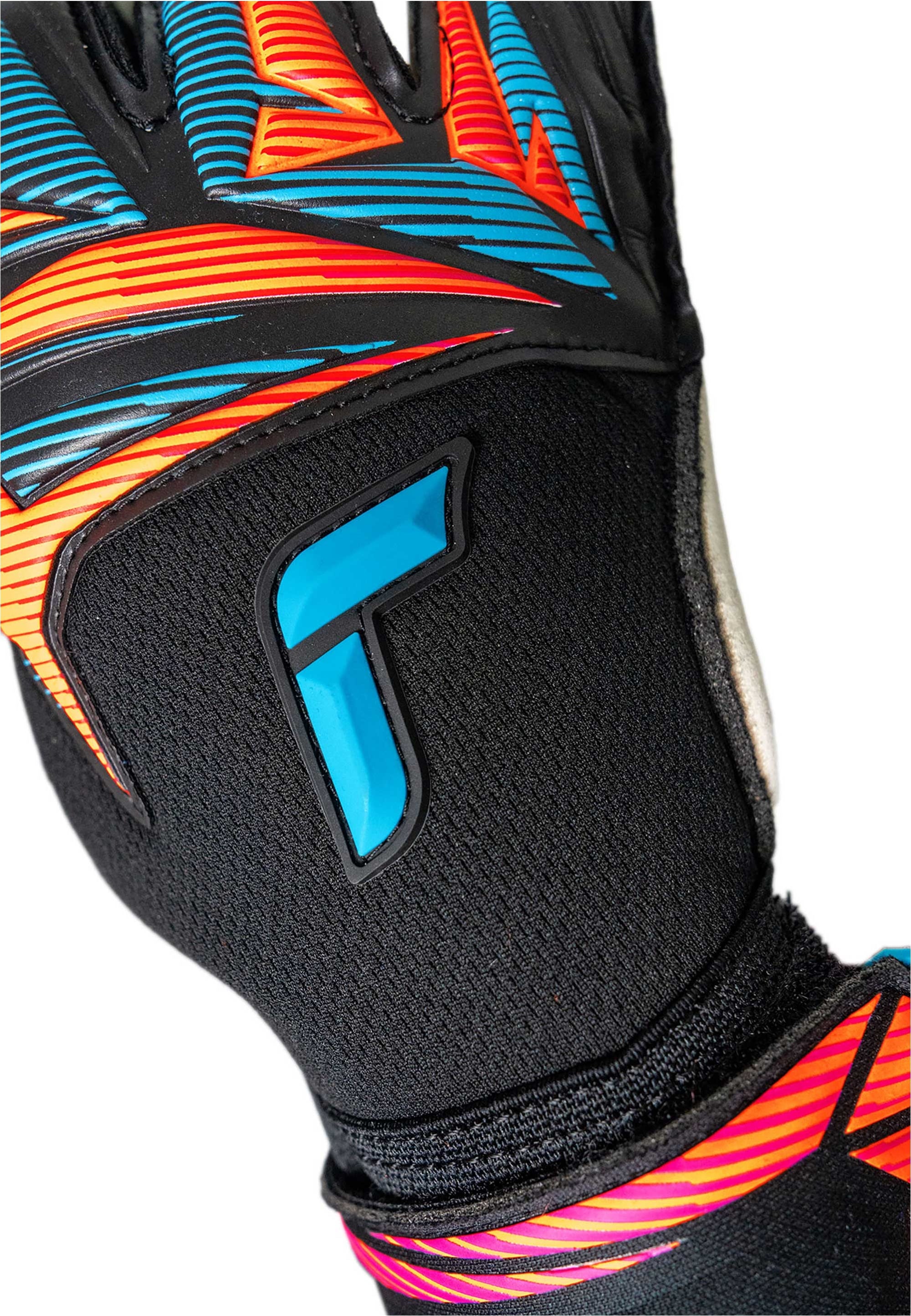 Reusch Torwarthandschuhe »Attrakt Advance Evolution Glueprint« mit atmungsaktiven Mesh-Einsätzen