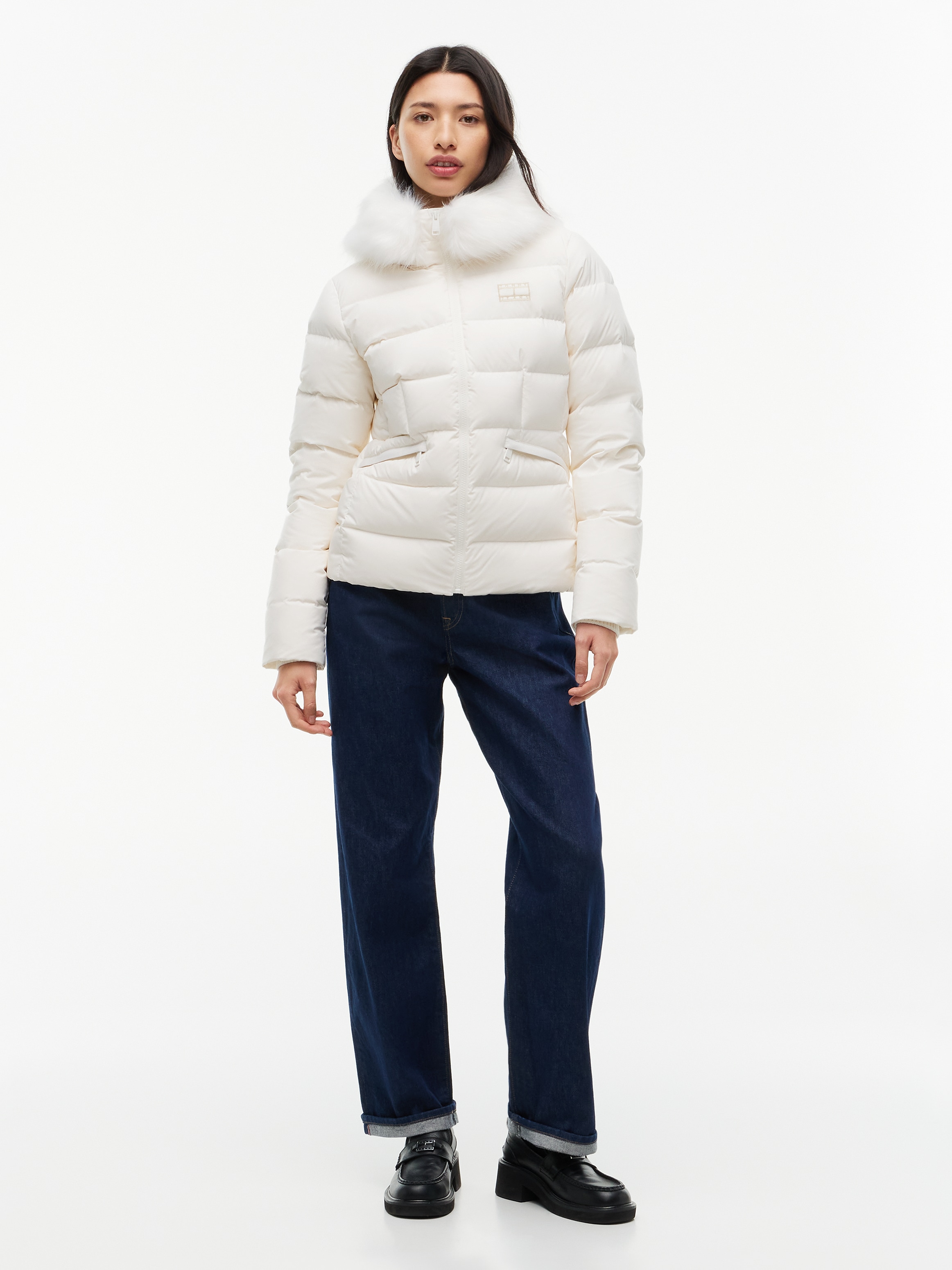 Tommy Jeans Steppjacke »TJW SLIM HOOD PUFFER DOWN EXT« mit Kapuze Kunstfaser, slim fit