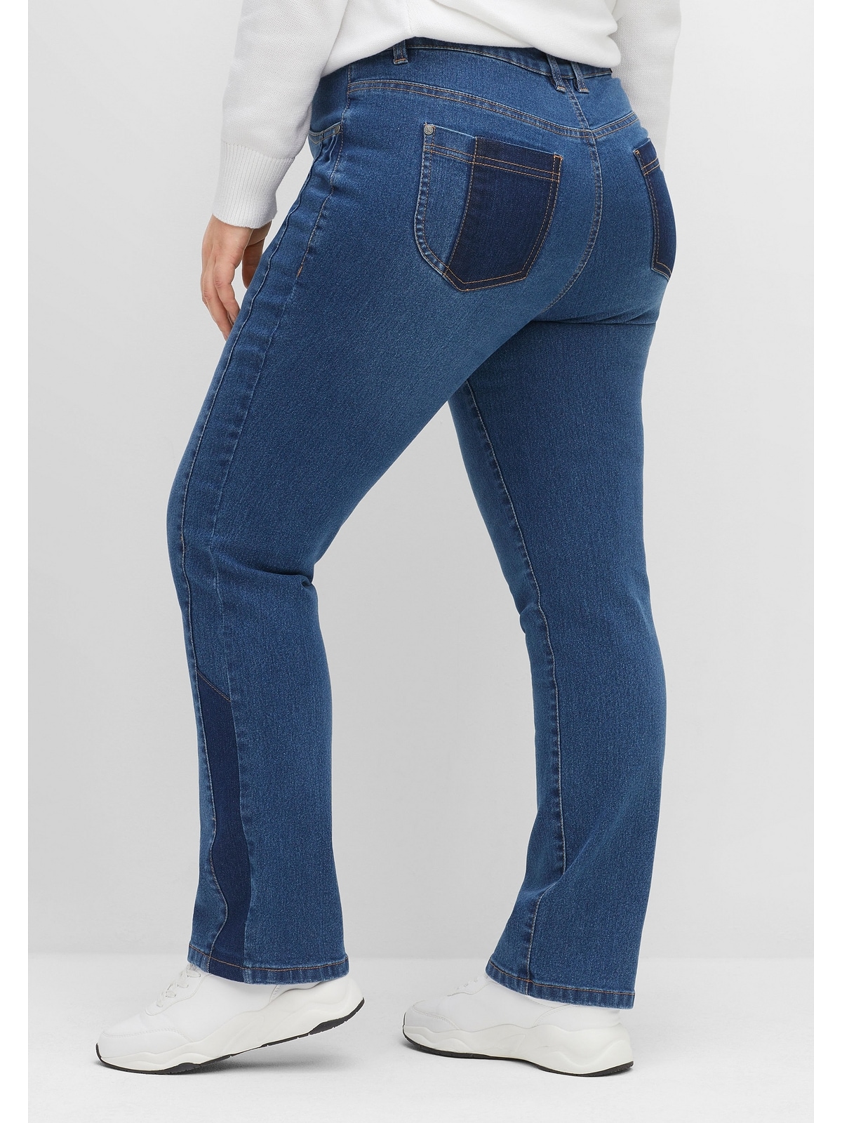 Sheego Gerade Jeans »Große Größen«, mit Kontrastdetails an Bein und Taschen