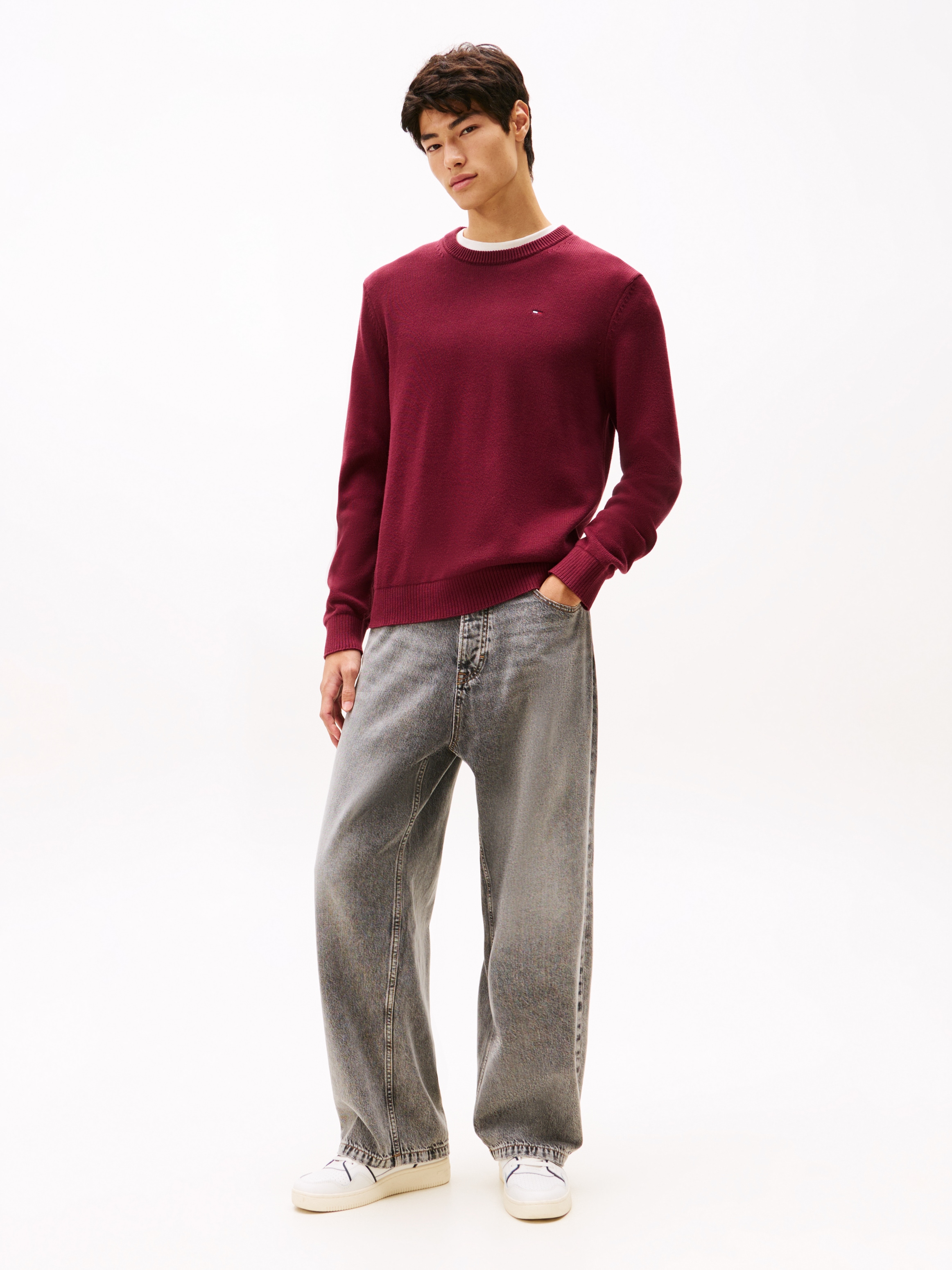 Tommy Jeans Rundhalspullover, Slim fit mit Rundhalsausschnitt