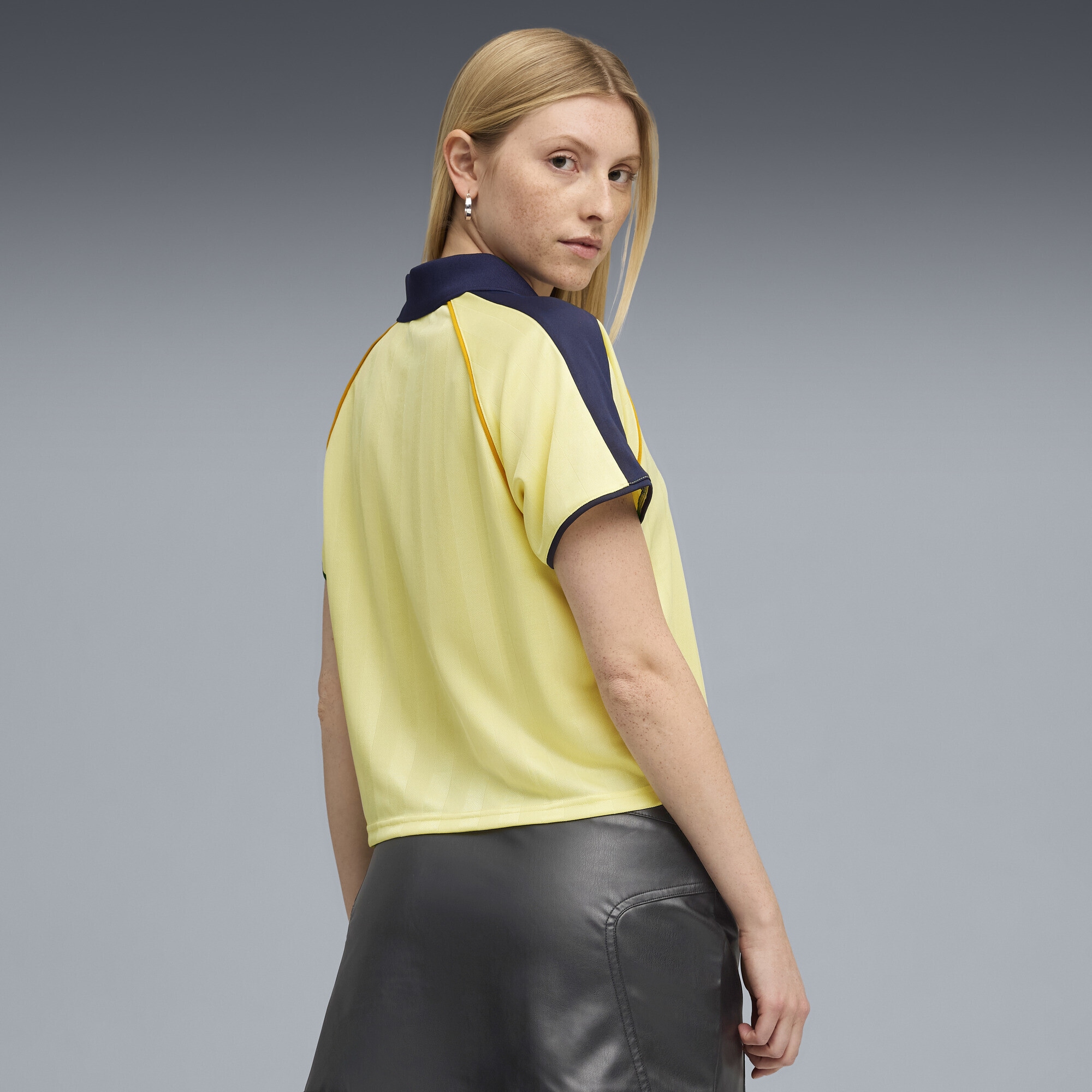 PUMA Trainingsshirt »T7 Relaxed Fußballtrikot Damen«