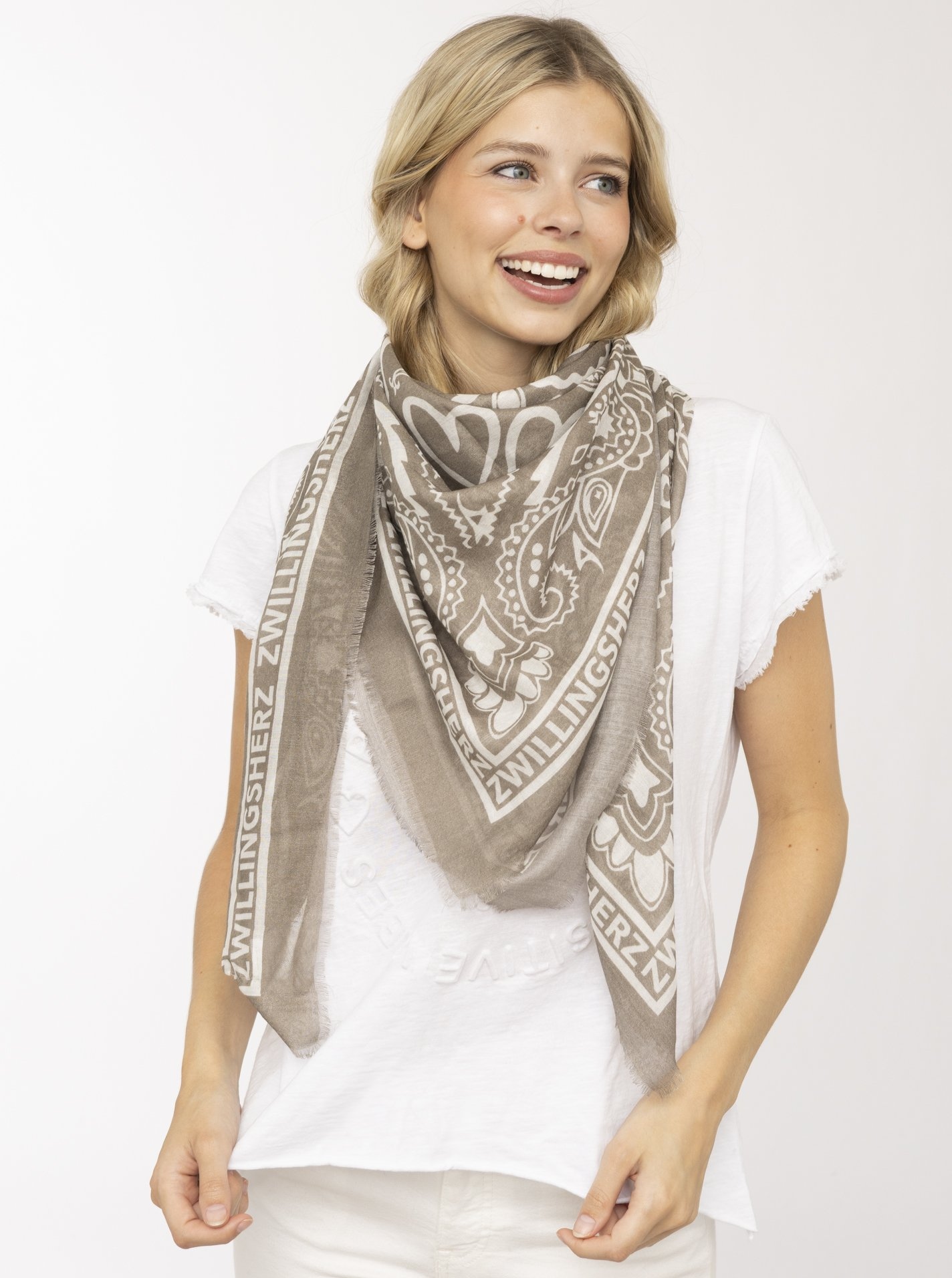 Zwillingsherz Modetuch ""Paisley Pattern"" Paisley Muster, Fransenabschlüsse rundum, leichtes Material