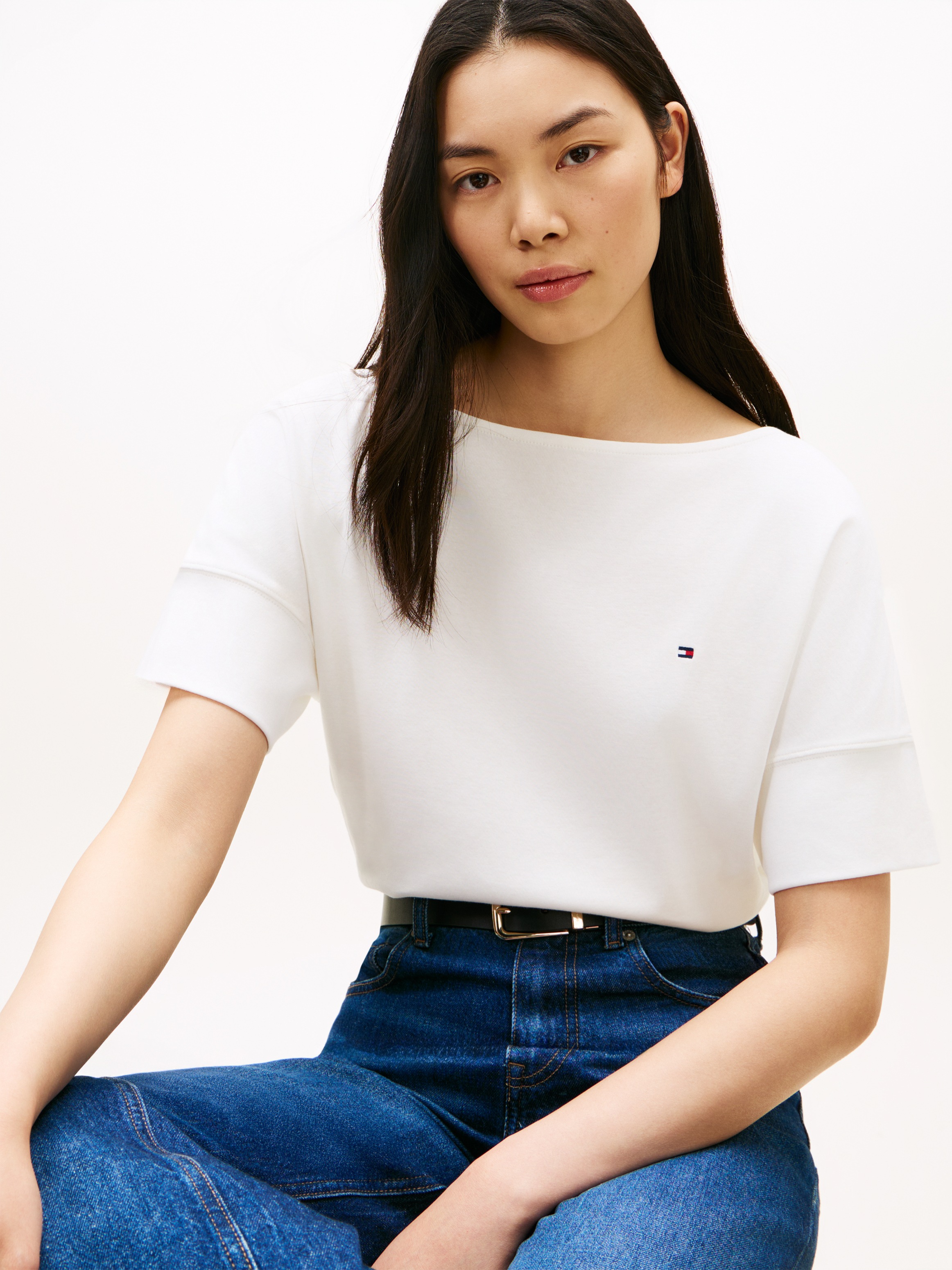 Tommy Hilfiger Kurzarmshirt "MDRN CODY SS SLV C-NK TEE" mit dezenter Logo-S günstig online kaufen