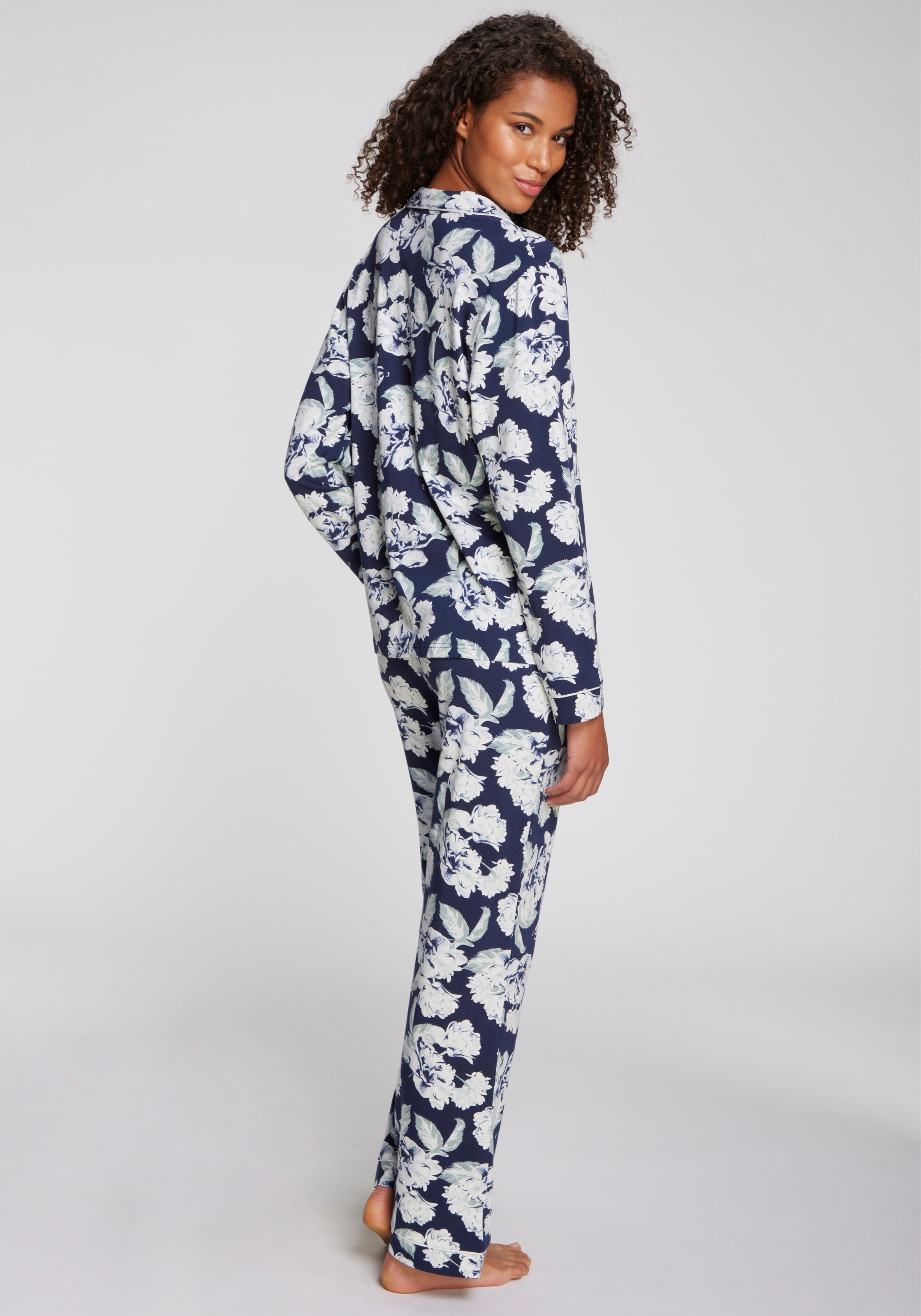 Thumbnail - LASCANA Pyjama, mit schönem Blumenmuster