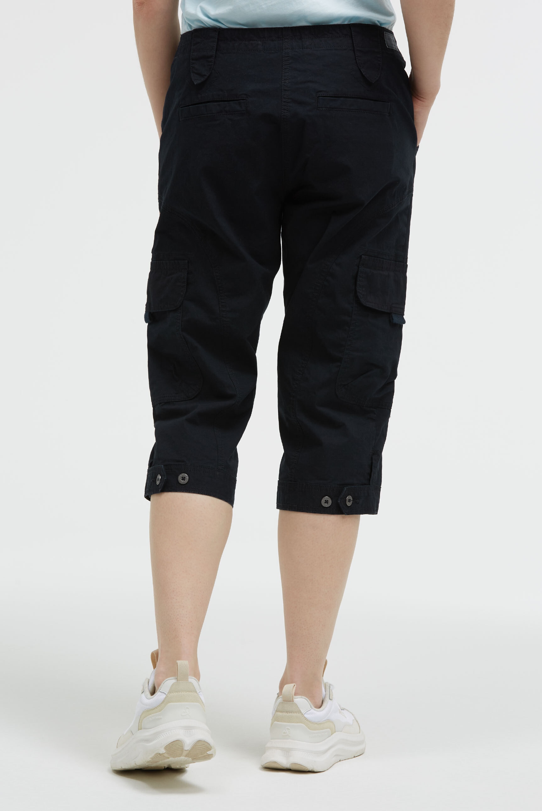 SOCCX Skaterbermudas  mit verstellbarem Knopfriegel am Hosensaum