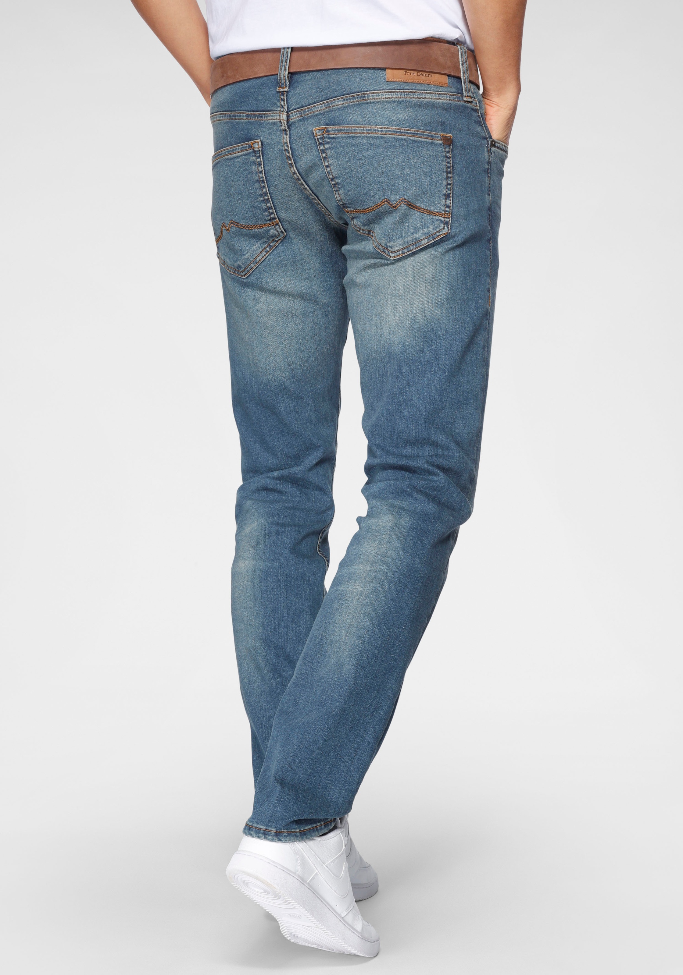 MUSTANG 5-Pocket-Jeans »Style Oregon Slim«, mit leichten Abriebeffekten