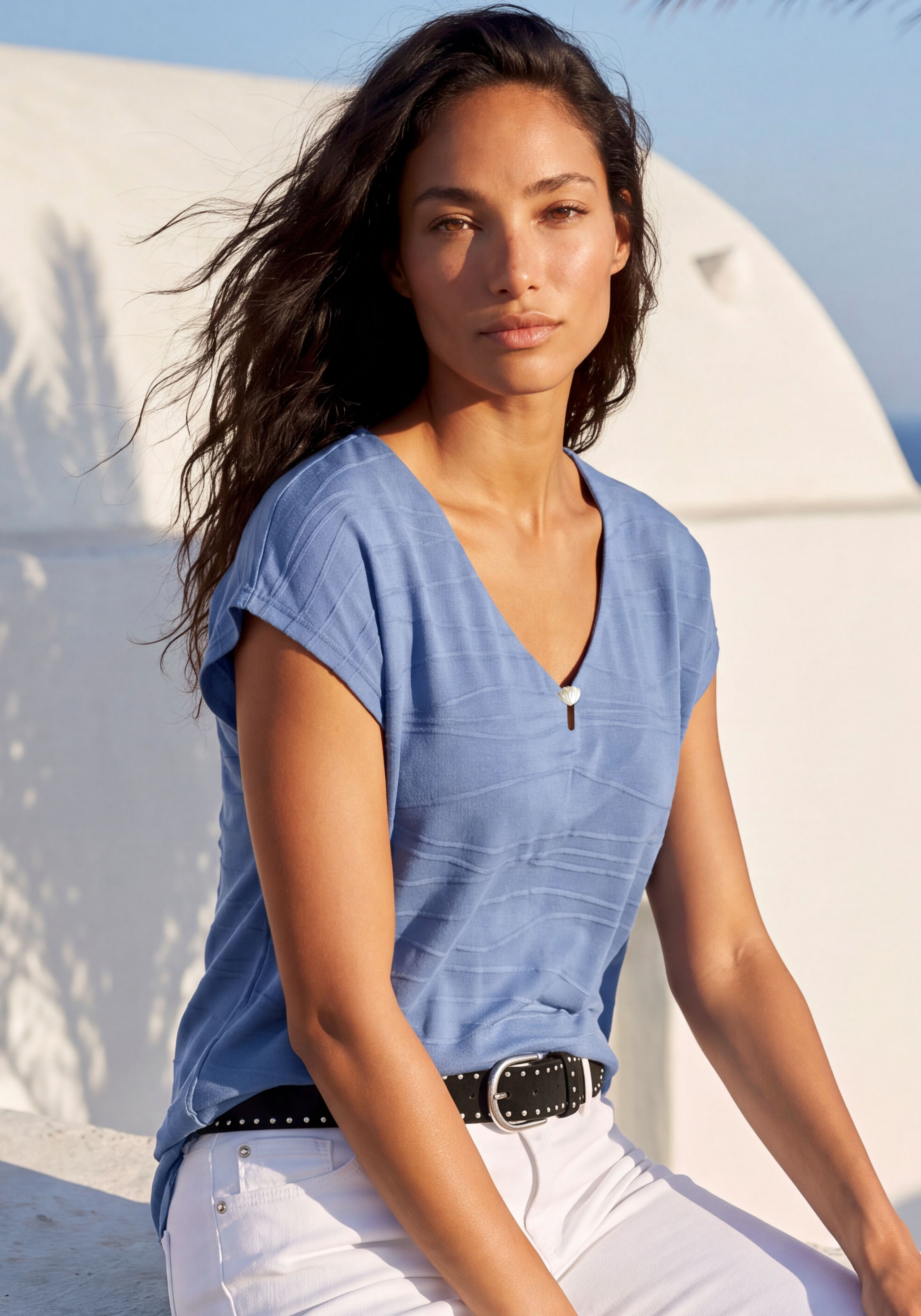 LASCANA Blusenshirt "mit Wellenstruktur" aus luftigem Viskose-Stretch