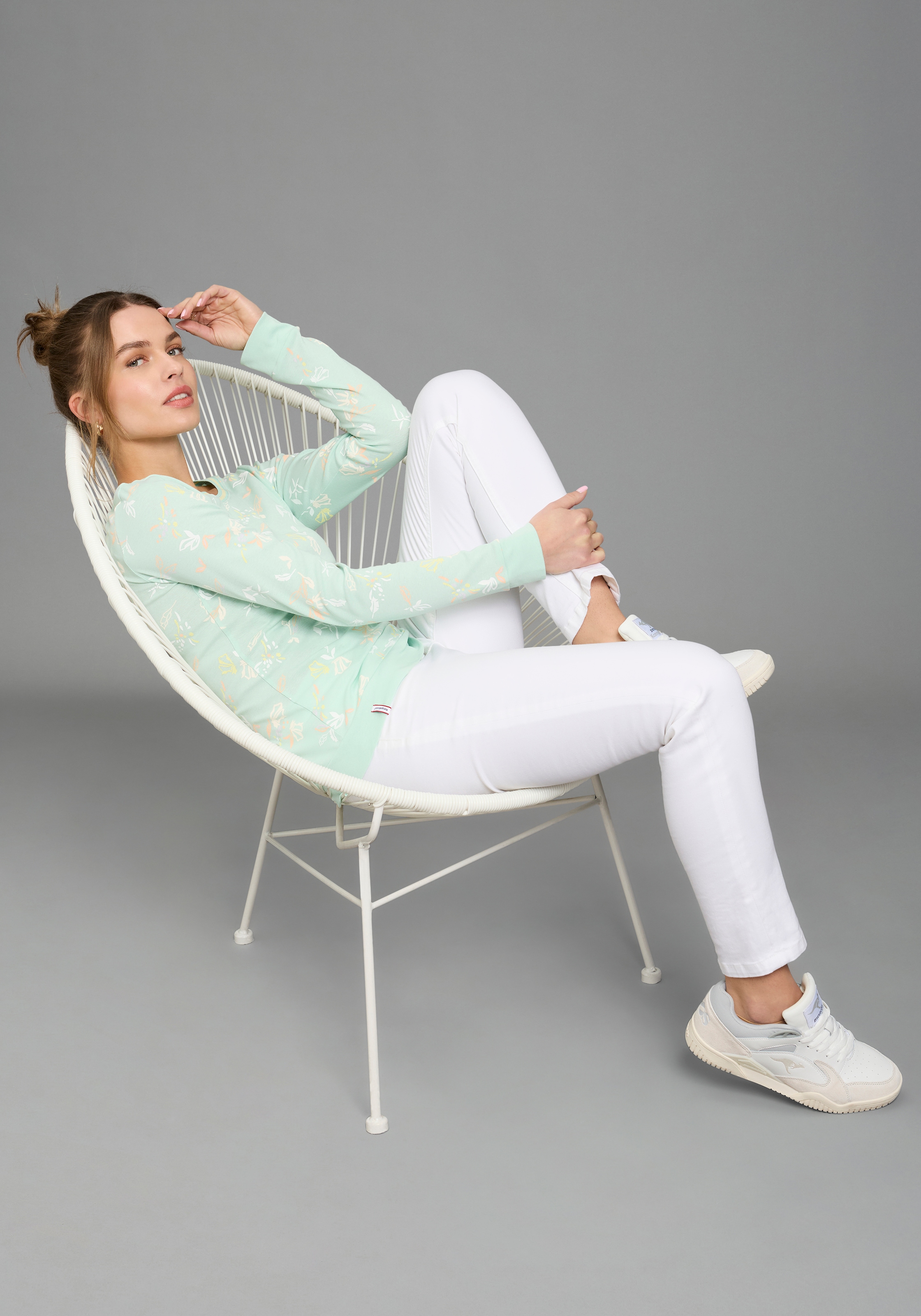 KangaROOS Langarmshirt mit Allover-Print und Kontrastdetails