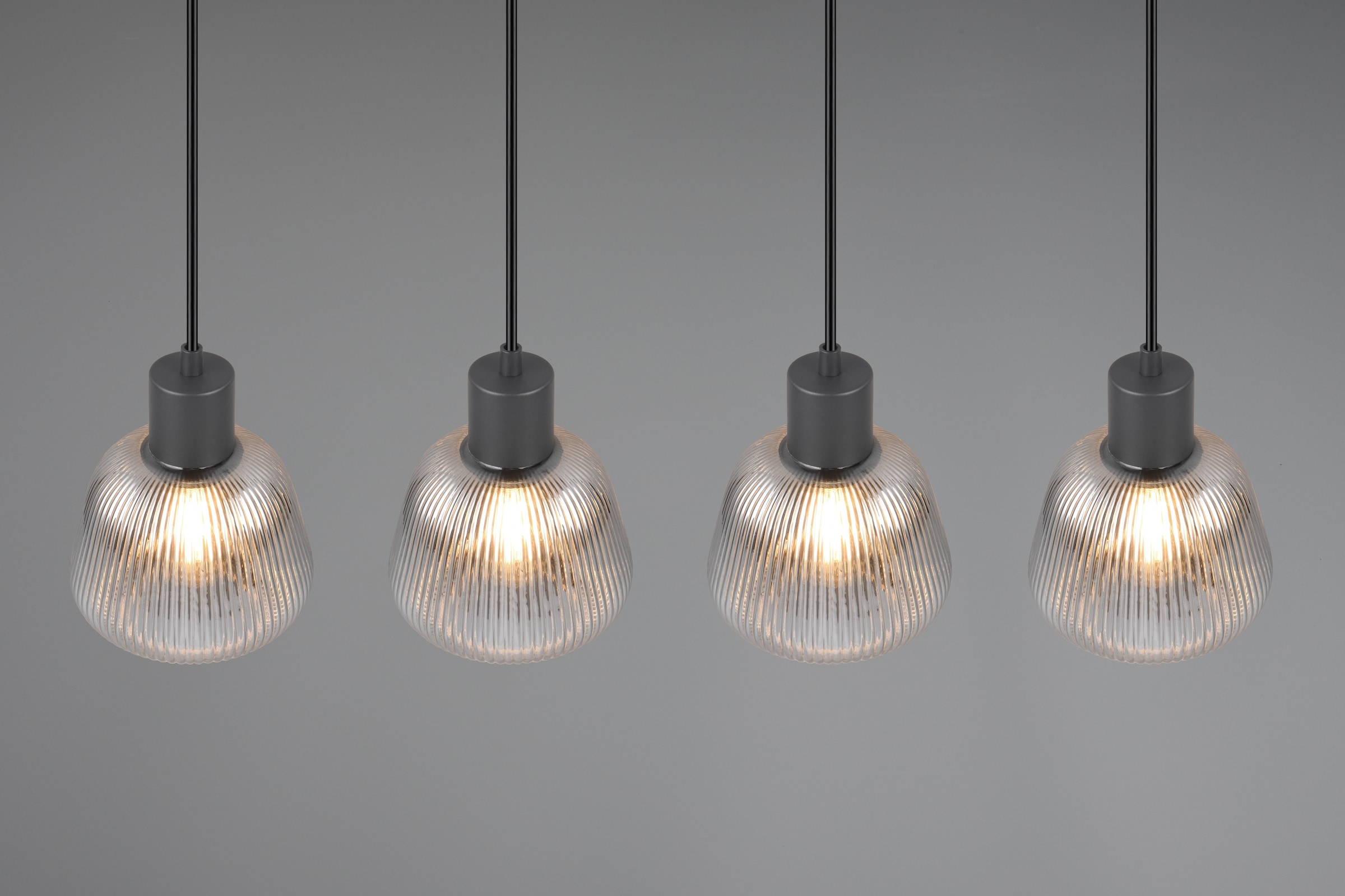 TRIO Leuchten Pendelleuchte »TARIFA, 4-flammige Hängeleuchte exkl 4xE27 max 25W, Glas Hängelampe« E27 1 Stk. warmweiß - kaltweiß höhenverstellbar max 150cm Glas in Riffeloptik und leicht verspiegelt