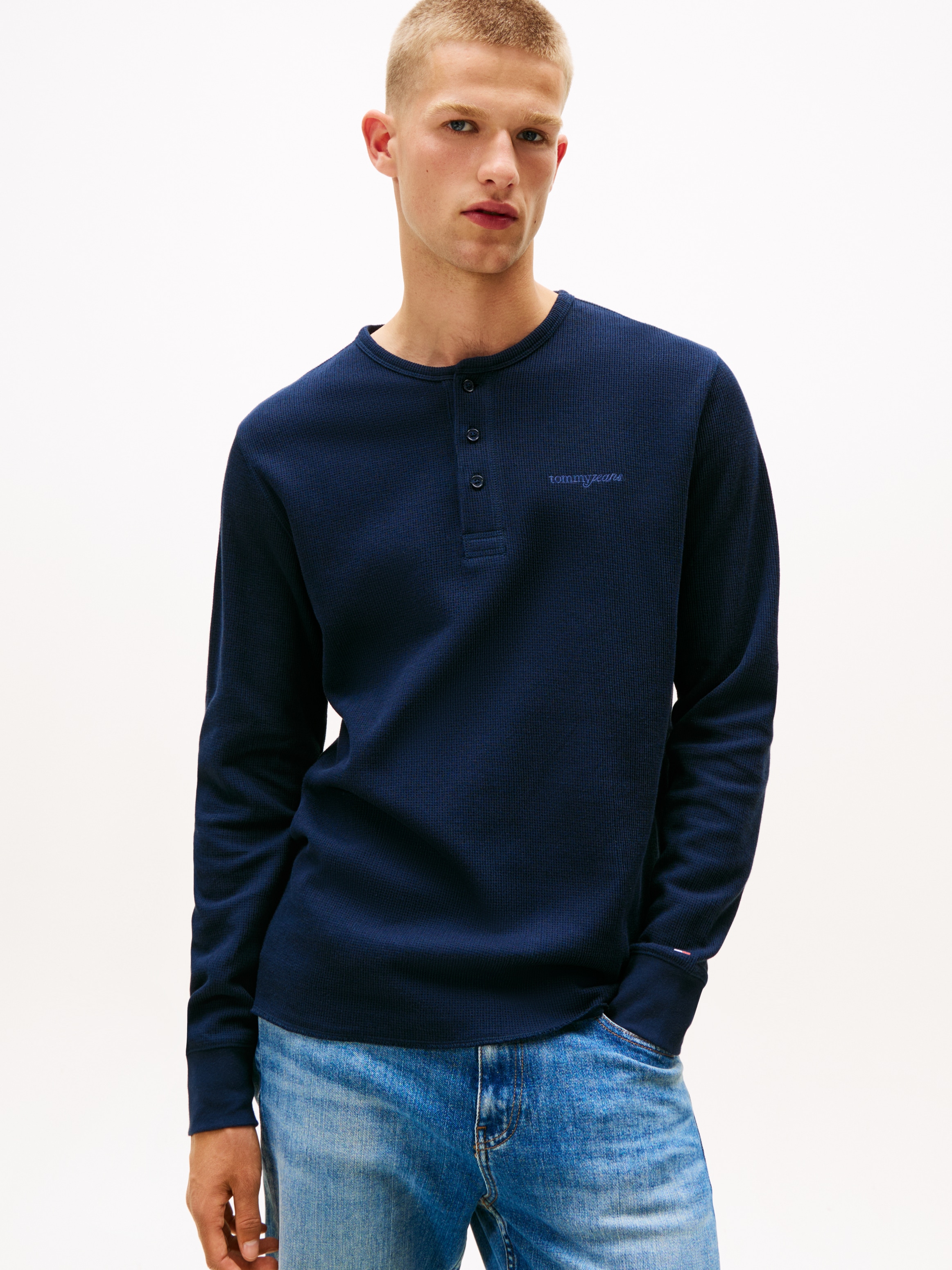 Tommy Jeans Henleyshirt "TJM WAFFLE SCRIPT HENLEY", Rundhals, slim fit, mit günstig online kaufen