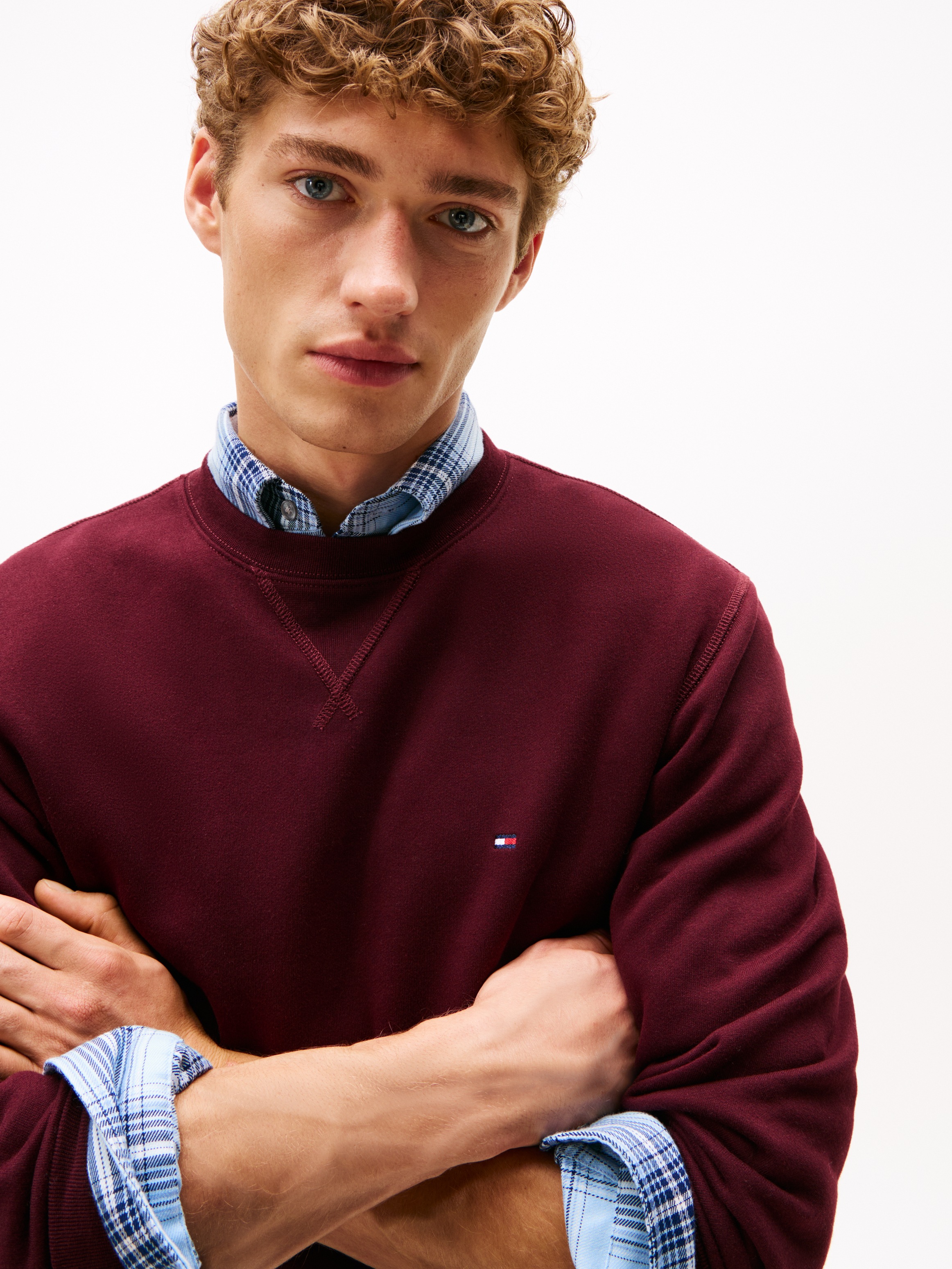 Tommy Hilfiger Sweatshirt "ESS SEASONAL FLEECE CREWNECK", mit Logostickerei günstig online kaufen
