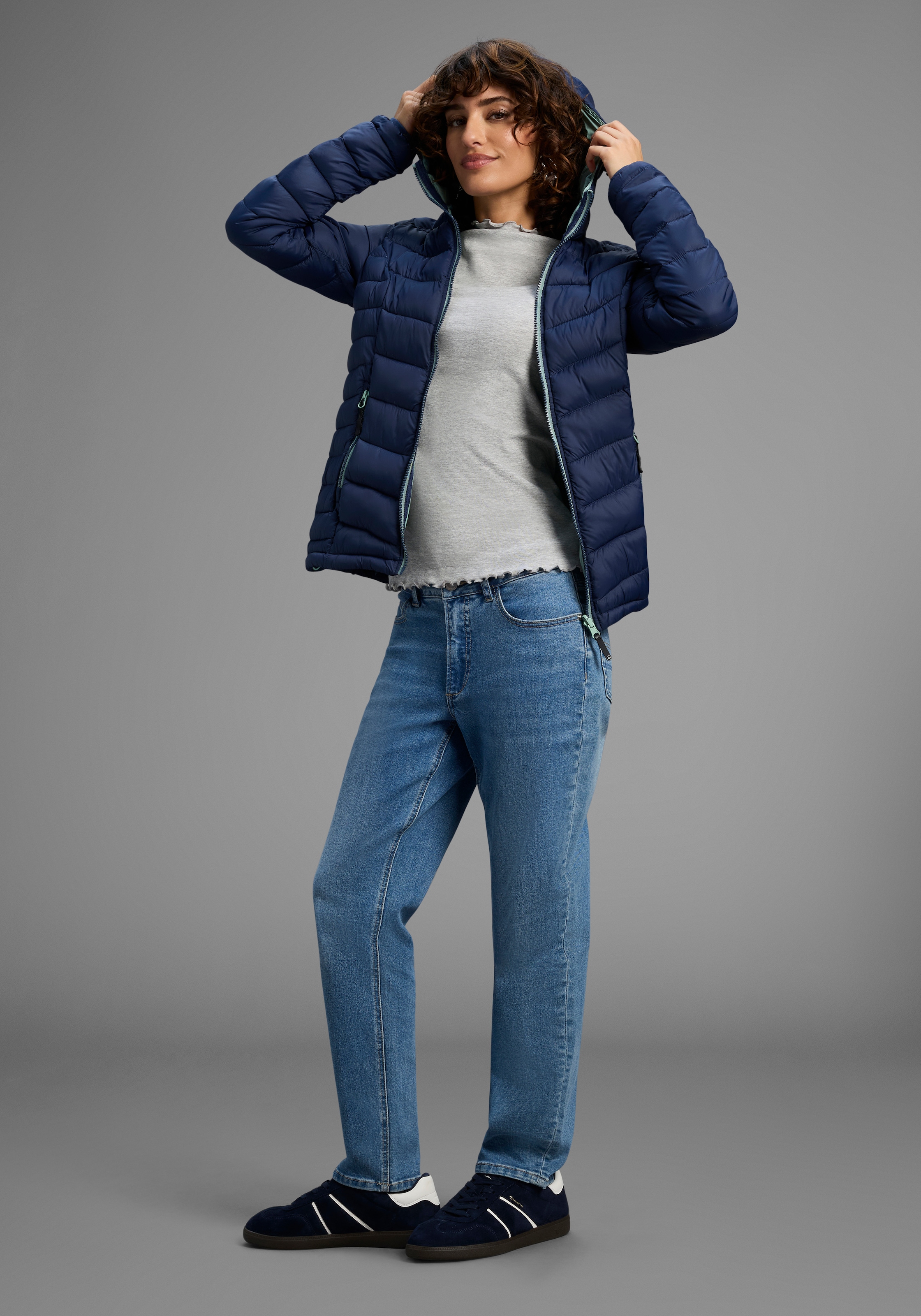 Polarino Steppjacke, mit Kapuze, für kühle Tage, aus leichtem Webmaterial, wasserabweisend