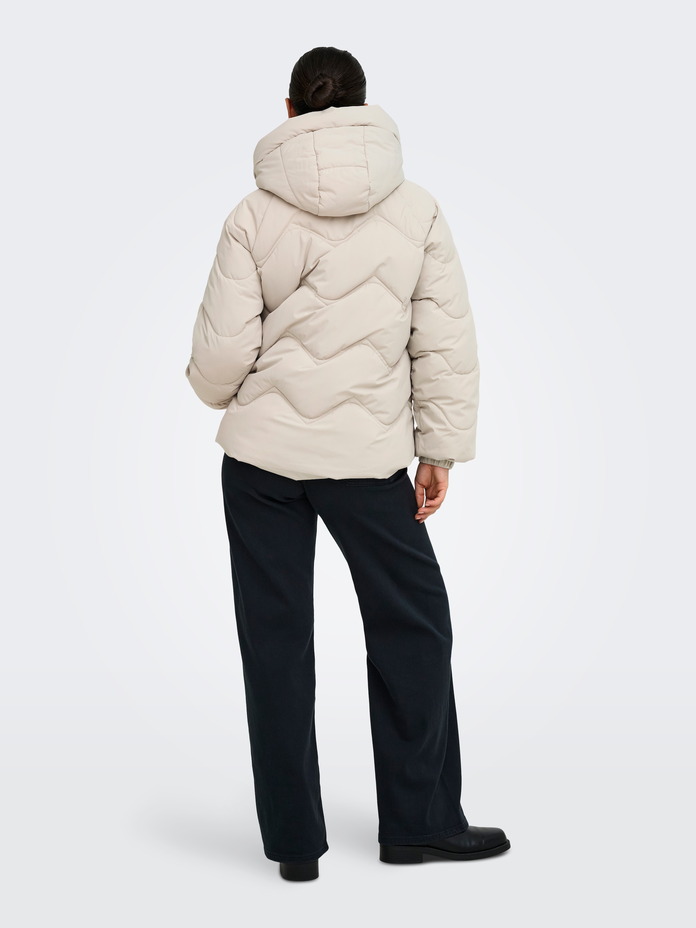 JDY Steppjacke »JDYPOWER SHORT HOOD PUFFER OTW HAB« mit Kapuze Kunstfaser