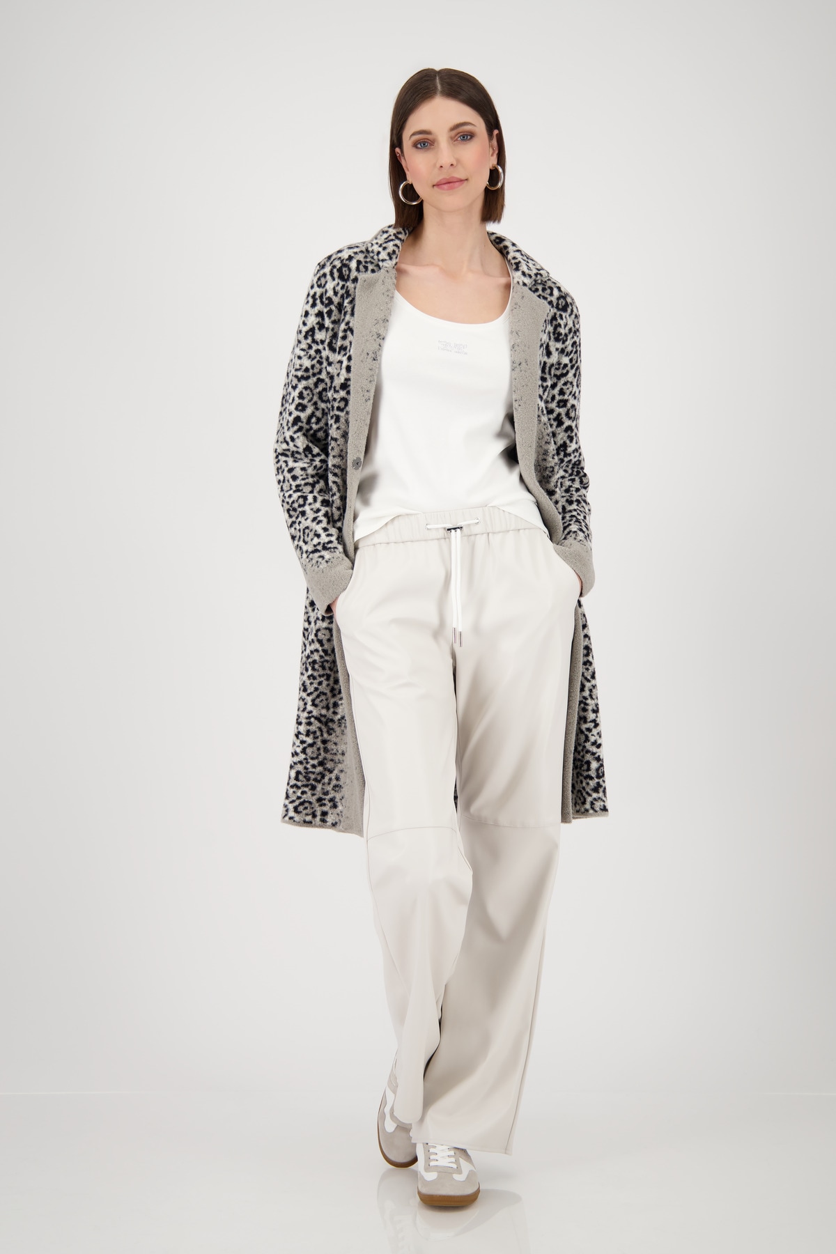 Monari Longstrickjacke »Jacke Strickmantel Leo«, Mit V-Ausschnitt