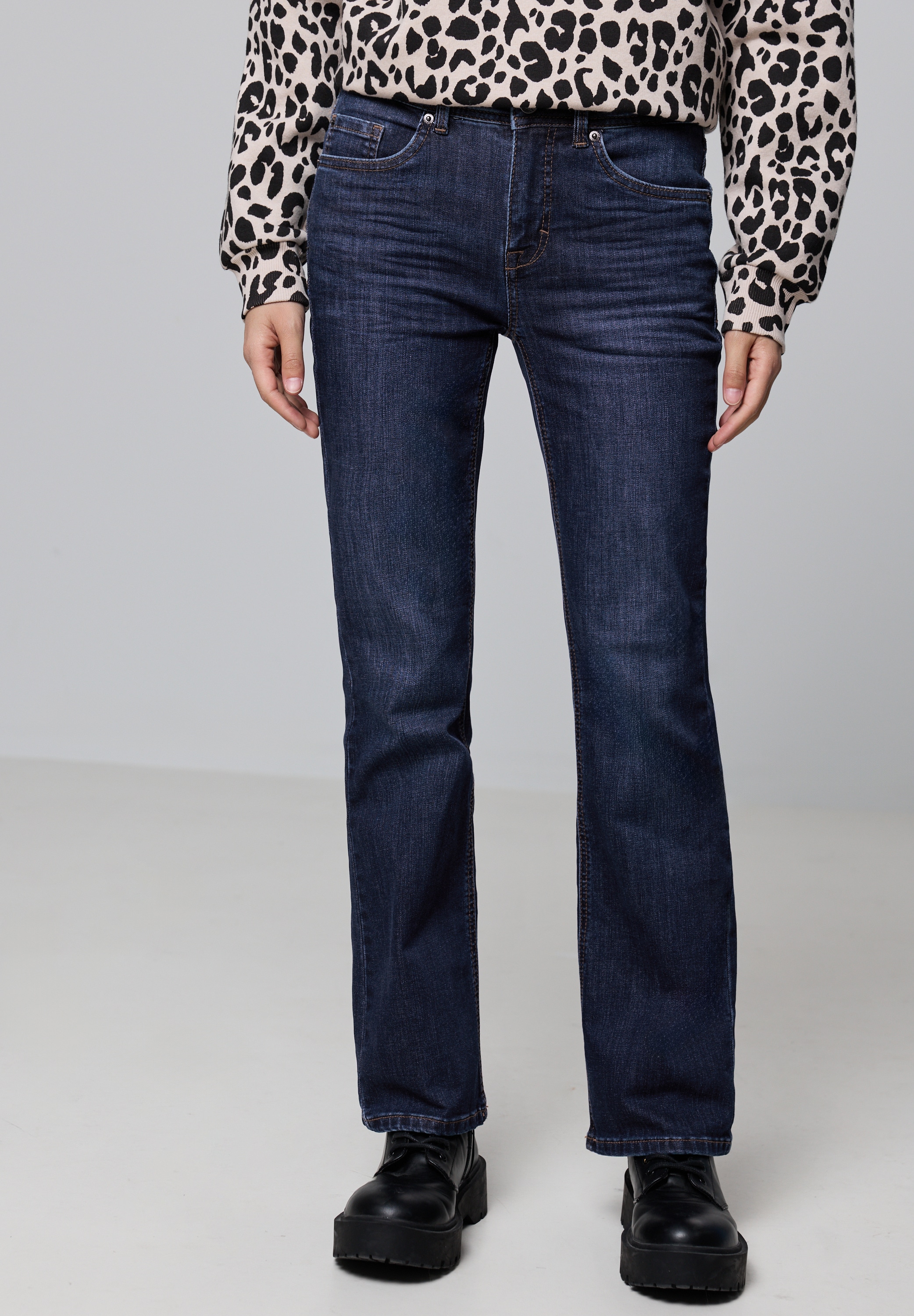 STREET ONE STUDIO Bootcut-Jeans, Middle Waist