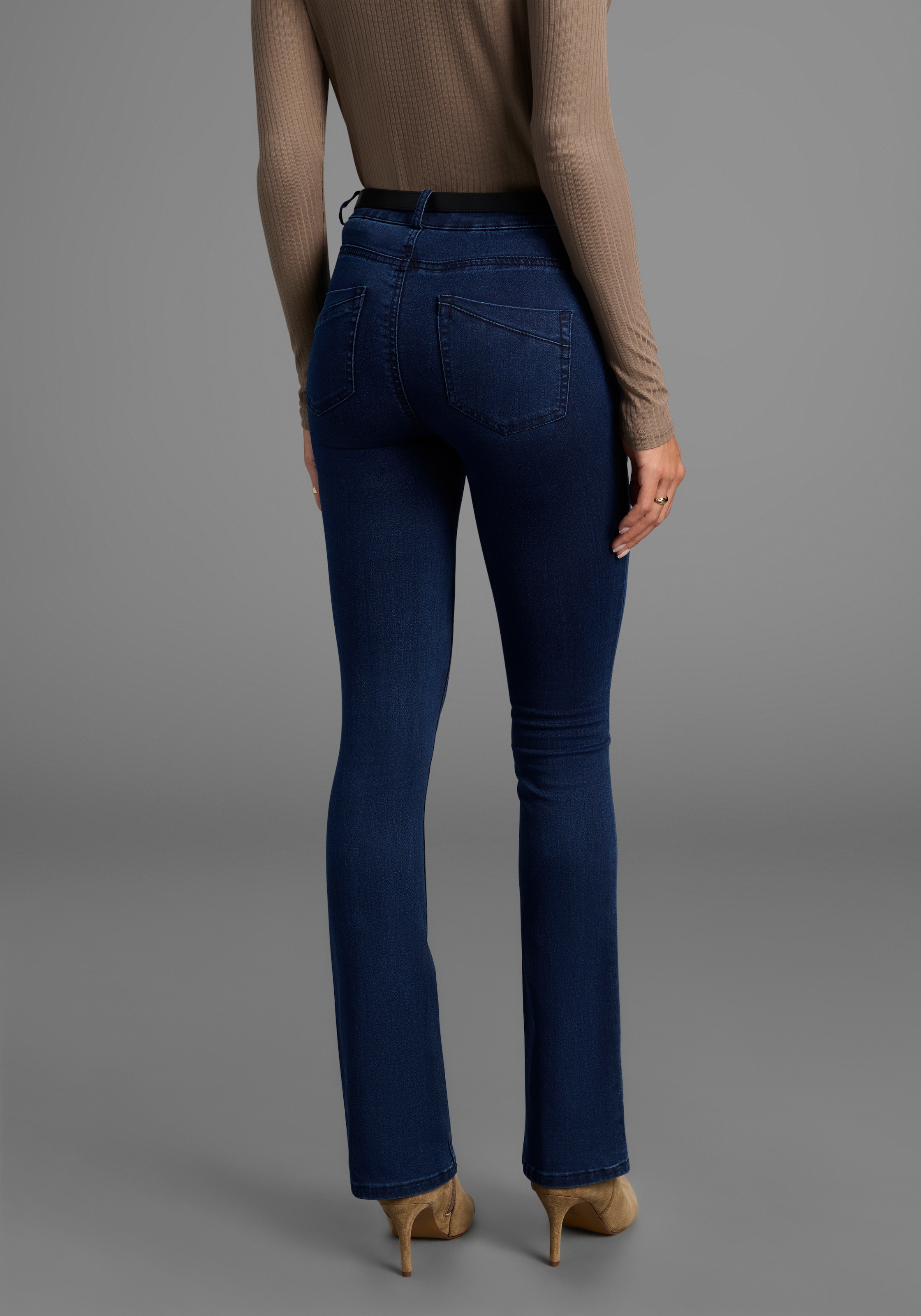 Arizona Bootcut-Jeans »Ultra Stretch«, ausgestellte Beinform, Used-Waschung, hohe Leibhöhe