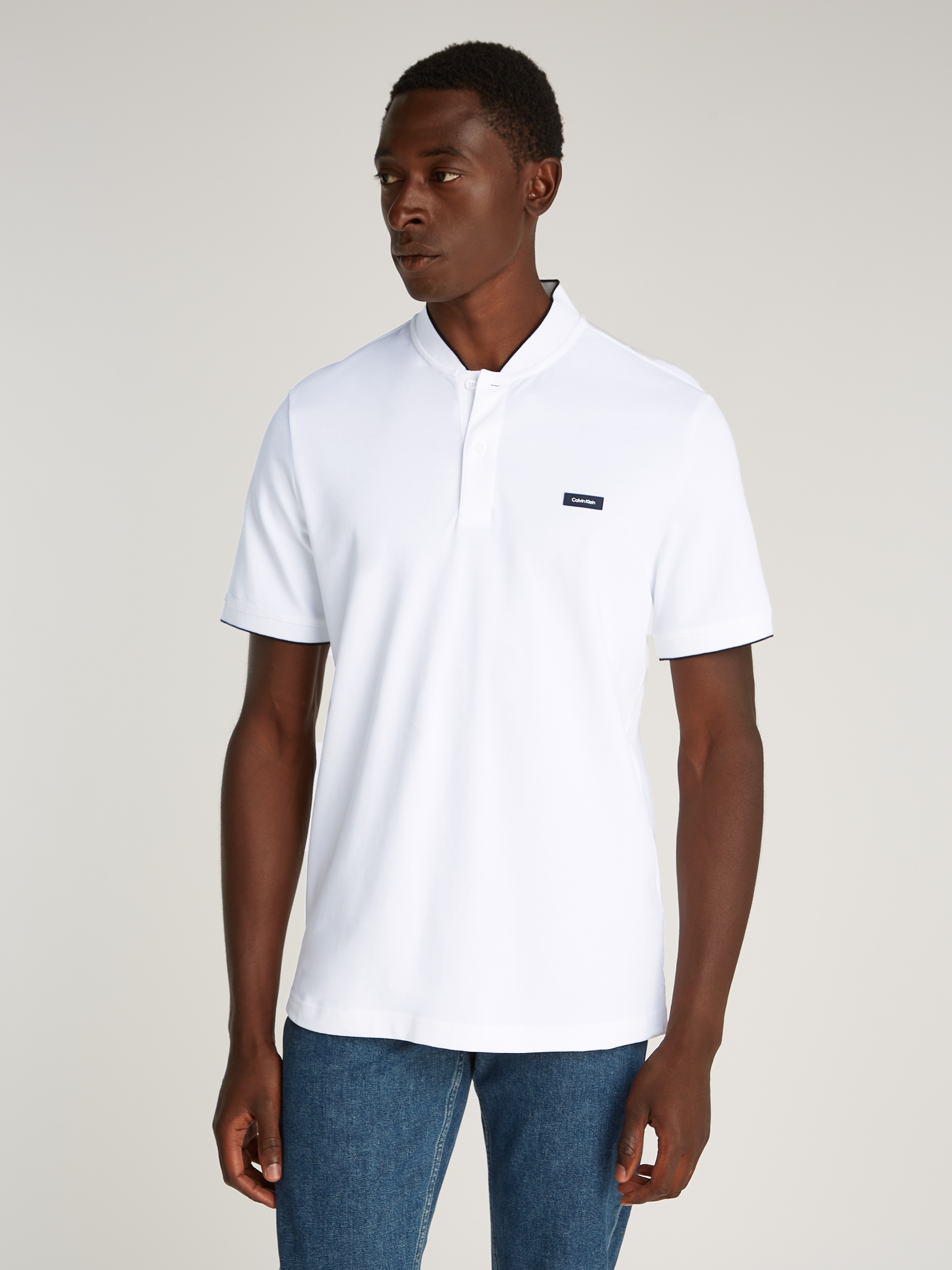 Calvin Klein "STRETCH PIQUE STAND COLLAR POLO" mit kontrastfarbenen Kanten