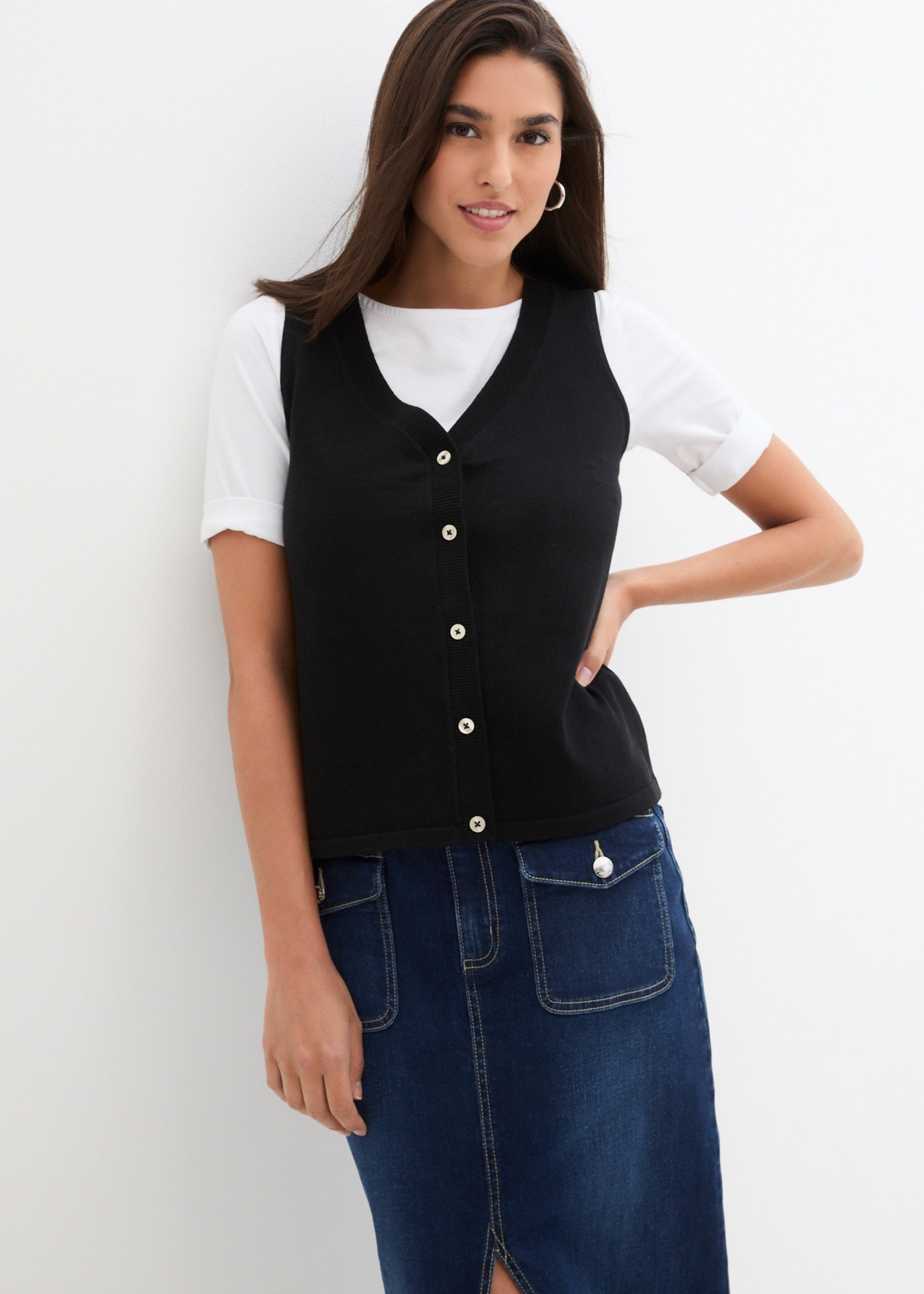 bonprix "Feinstrick-Weste mit Knöpfen" aus Baumwollmischung, Slim fit Passform, mit Knopfleiste, unifarben
