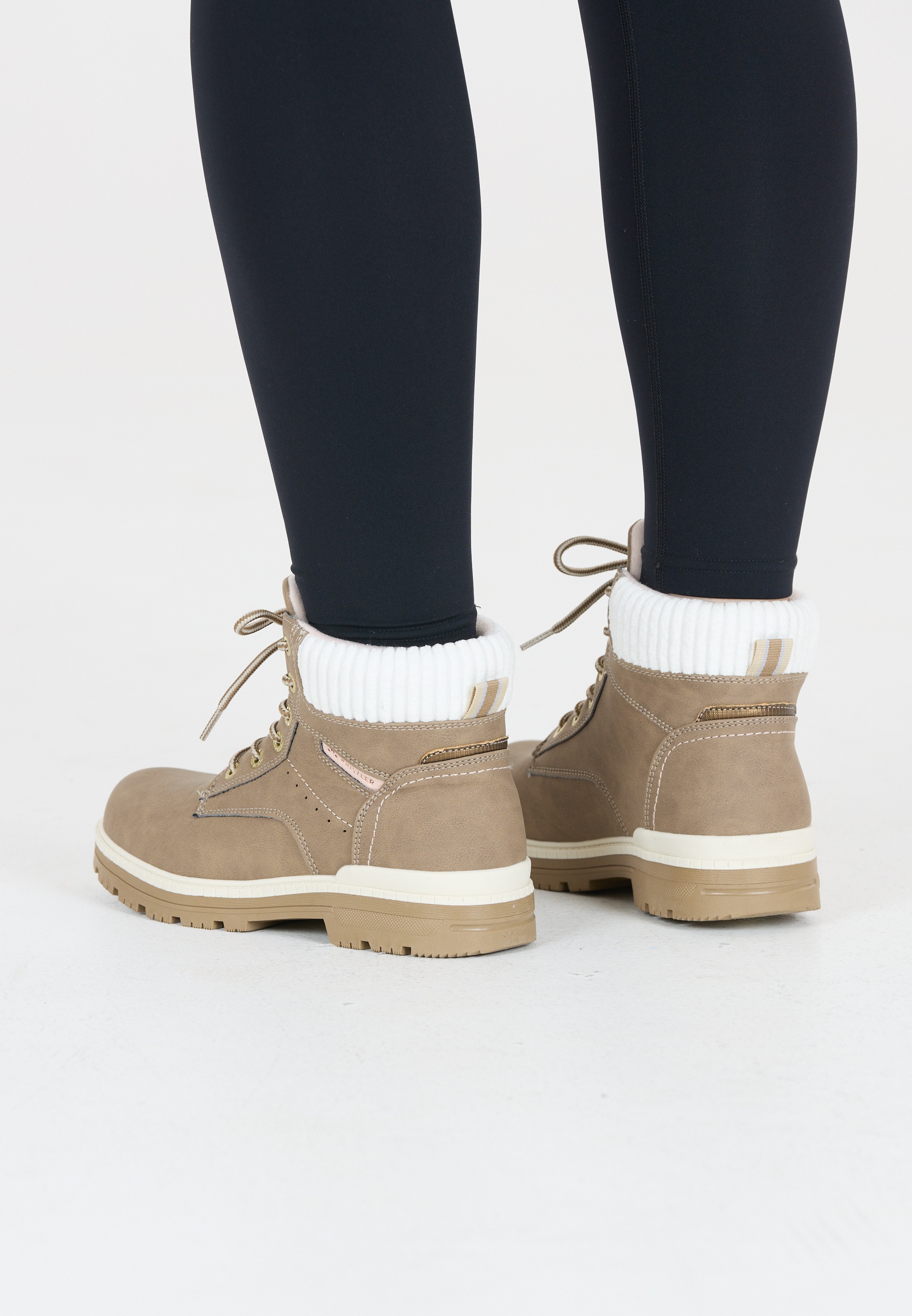 WHISTLER Stiefel »Enyea«, in tollem Design