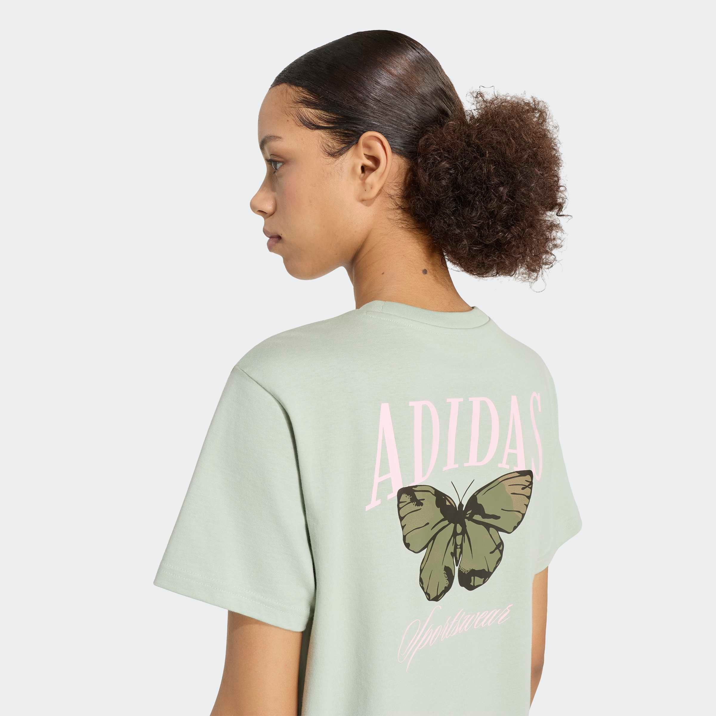 adidas Sportswear T-Shirt »CAMO LOOSE GRAPHIC« mit sportlichem Stil, ohne Verschluss, aus Baumwolle