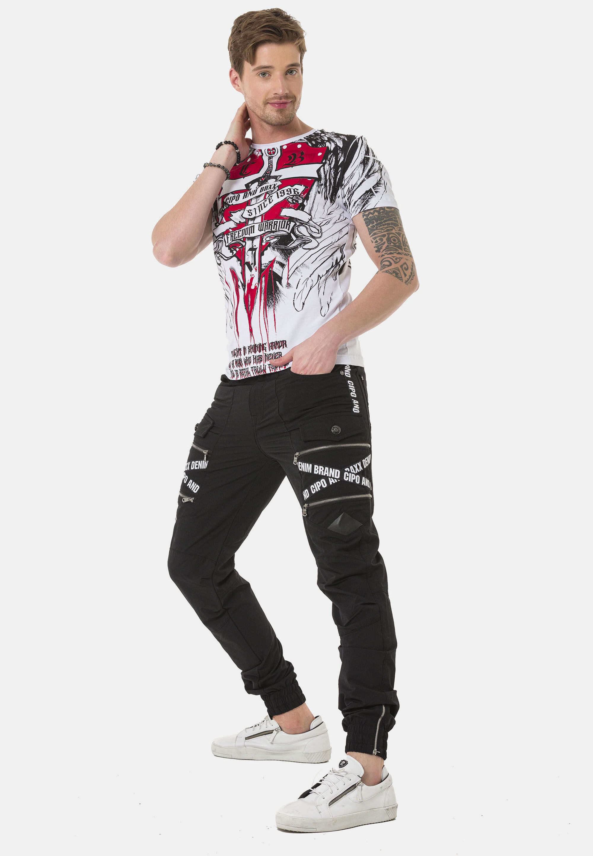 Cipo & Baxx T-Shirt »T-Shirt«, mit coolen Prints, Vorder- und Rückseite