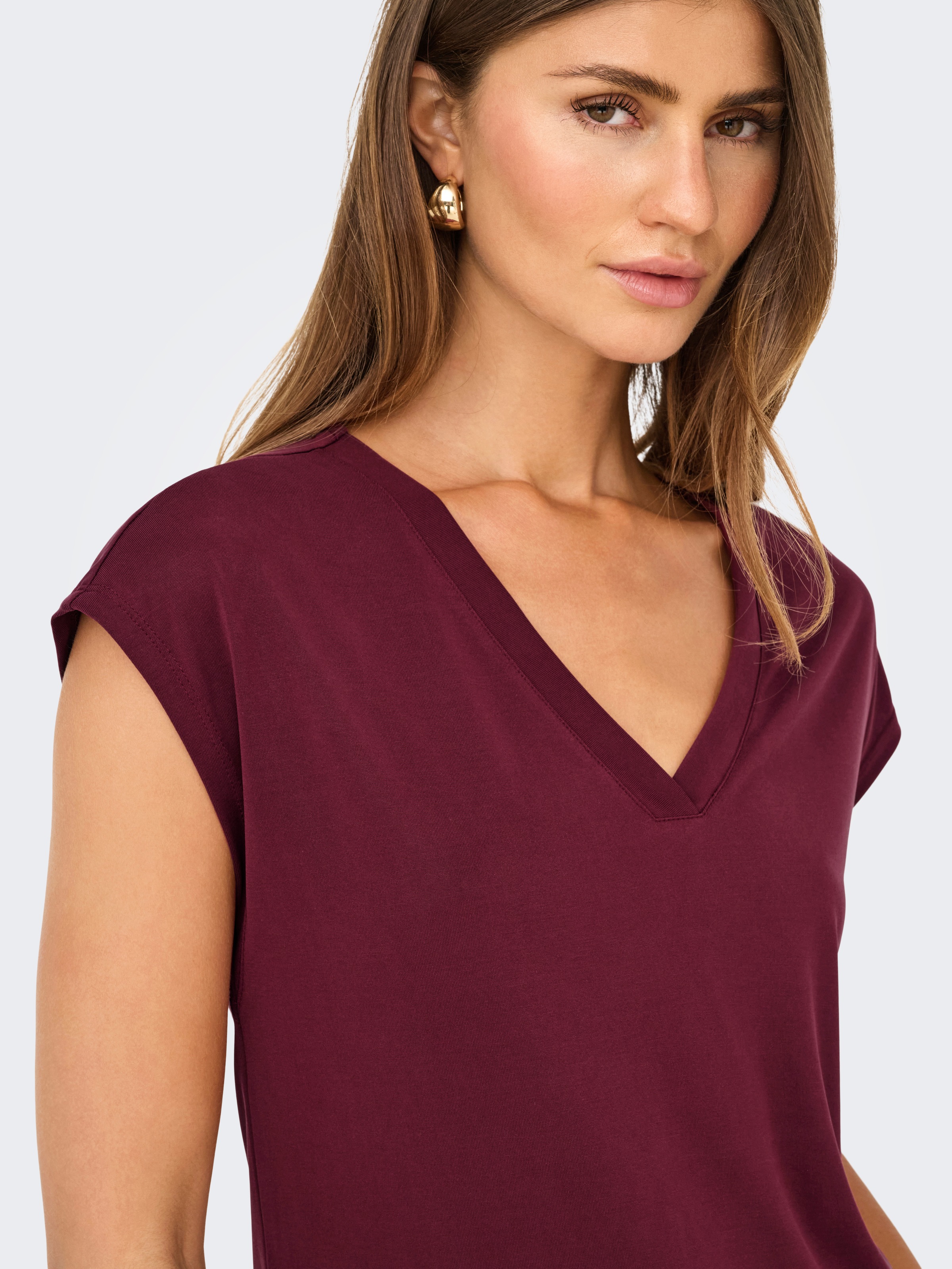 Thumbnail - ONLY V-Shirt "ONLFREE S/S MOD.V-NECK TOP JRS NOOS"