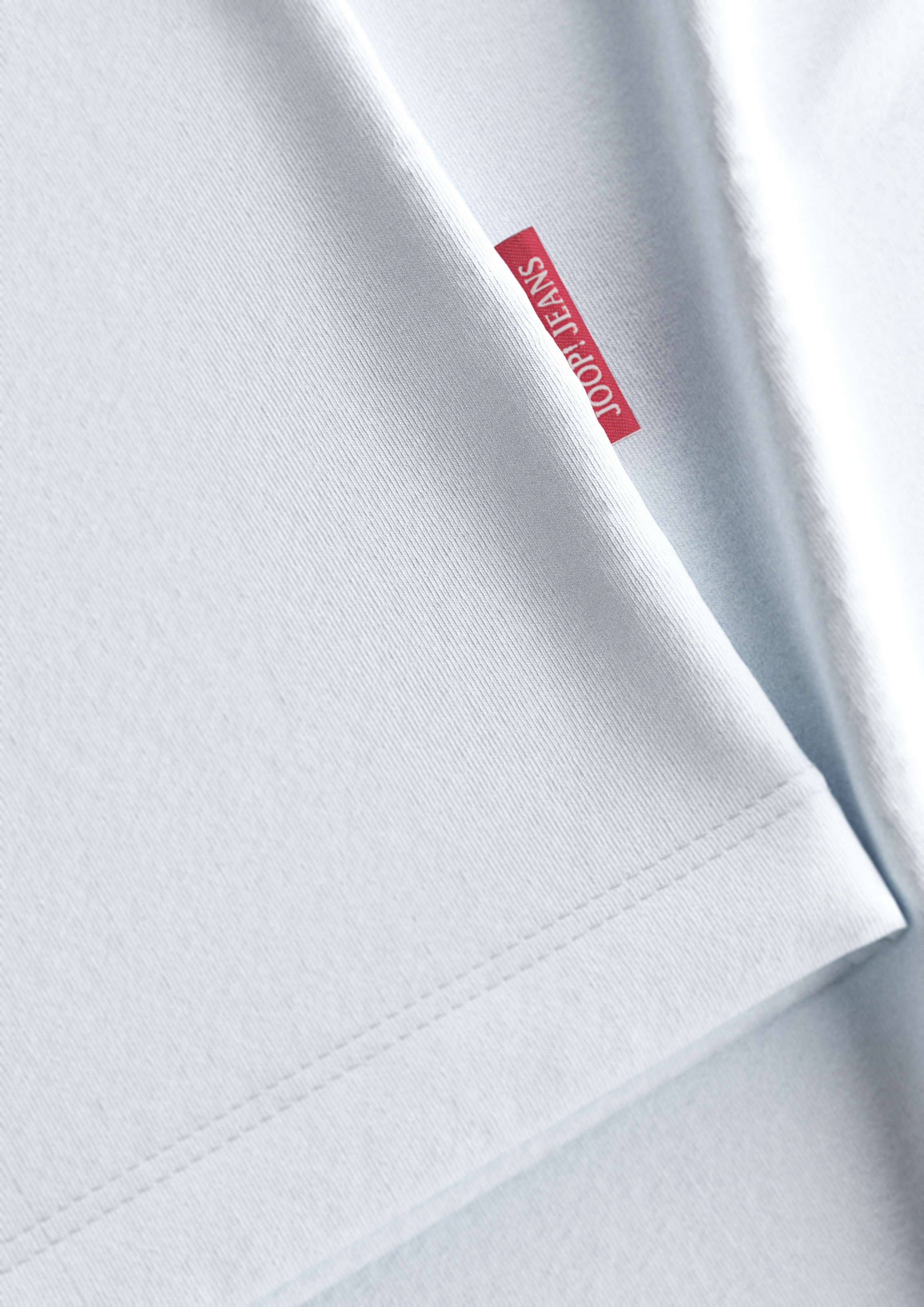 Joop Jeans Kurzarmshirt, Mit Logoprint in Kontrastfarbe