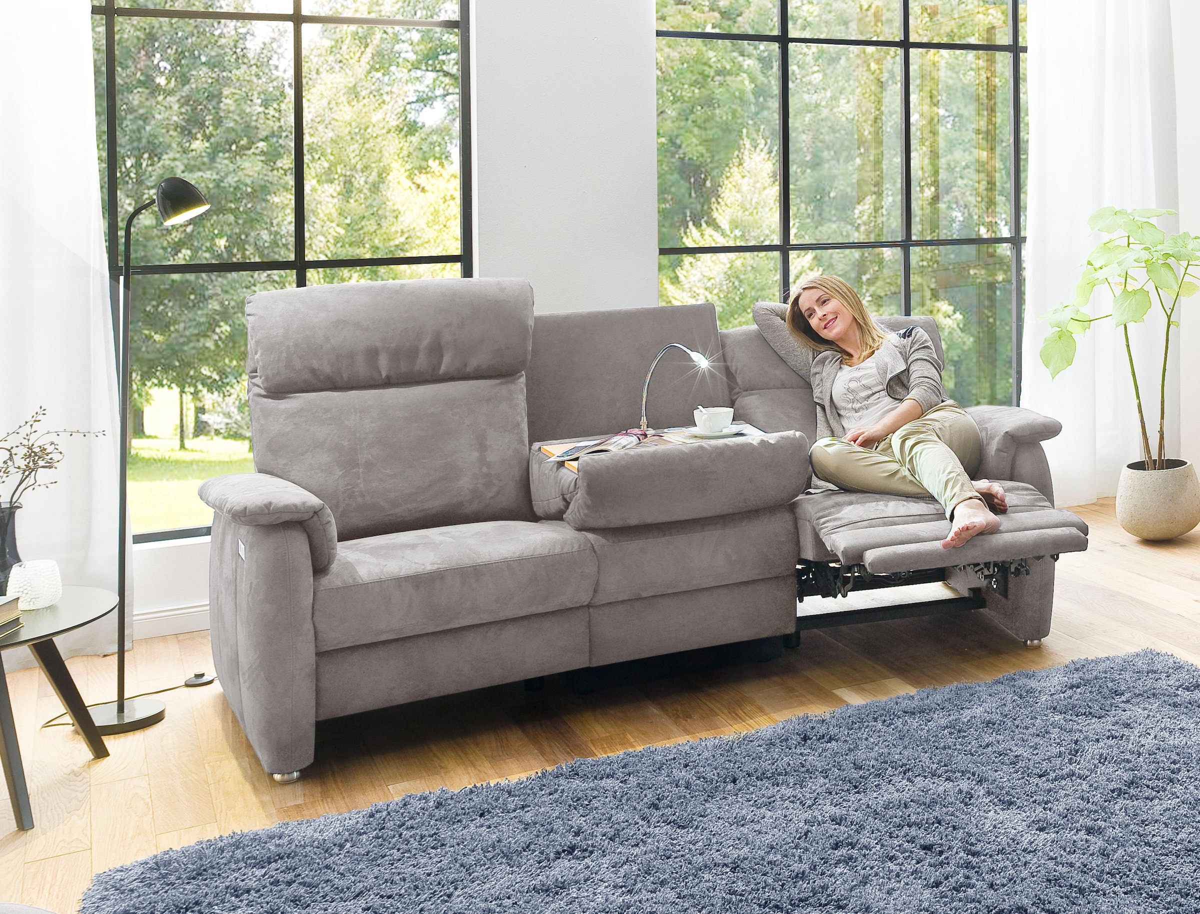Home affaire Sofa »Turin«, mit motorischer Relaxfunktion, Tisch, Leuchte + USB-Ladestation