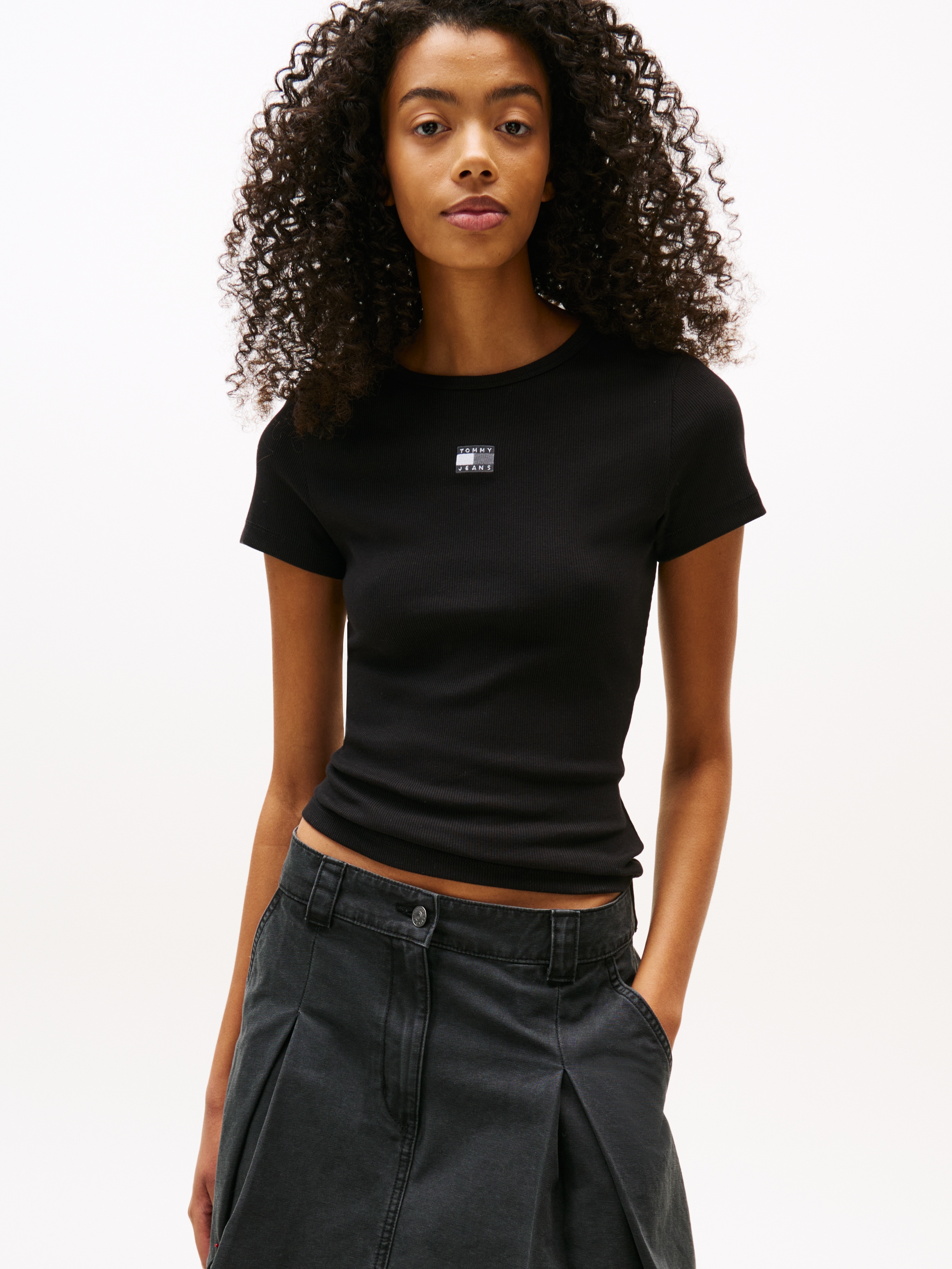 Tommy Jeans Kurzarmshirt "TJW SLIM BADGE RIB TEE", mit gerippter Struktur günstig online kaufen