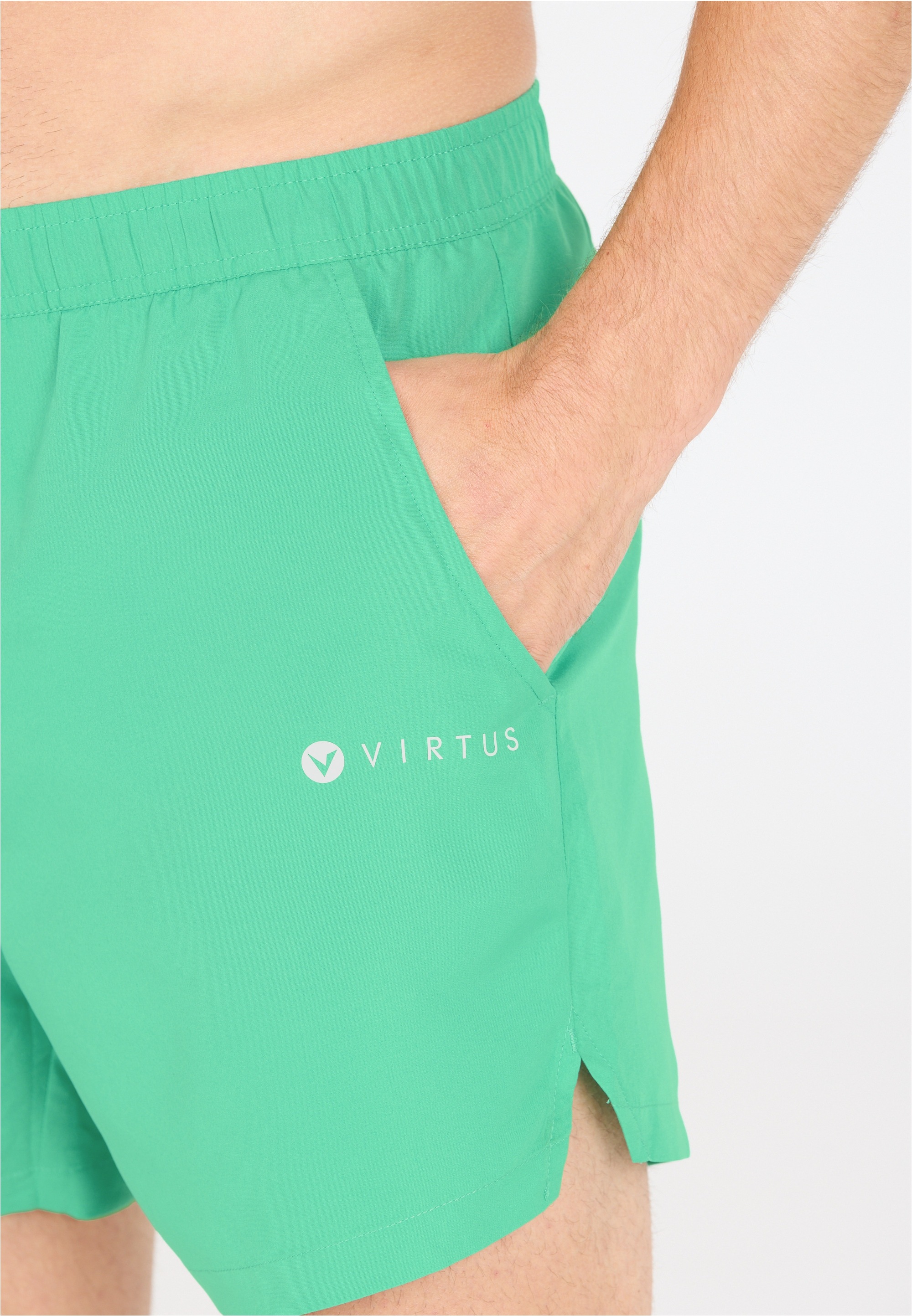 Virtus Badeshorts »Smither«, mit 4-Wege-Stretch