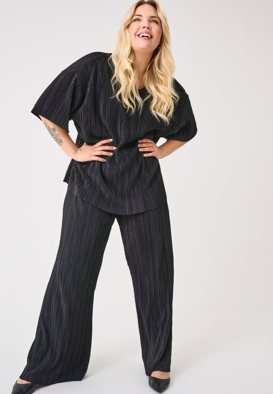 ONLY CARMAKOMA Schlupfhose "CARRAVENNA PLISSE PANT JRS NOOS", Sommerhose, m günstig online kaufen