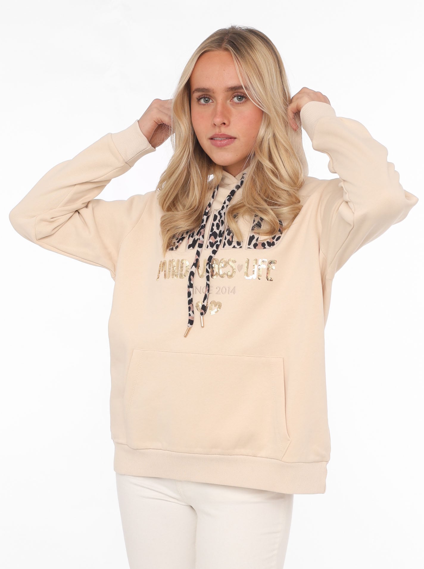 Zwillingsherz Hoodie "Hoodie "Wild Free"", mit Pailletten, Kordel und Innenseite der Kapuze im -Look